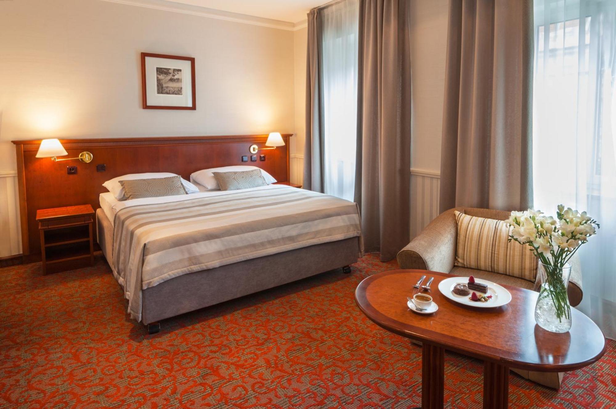 Double or Twin Room Garden View