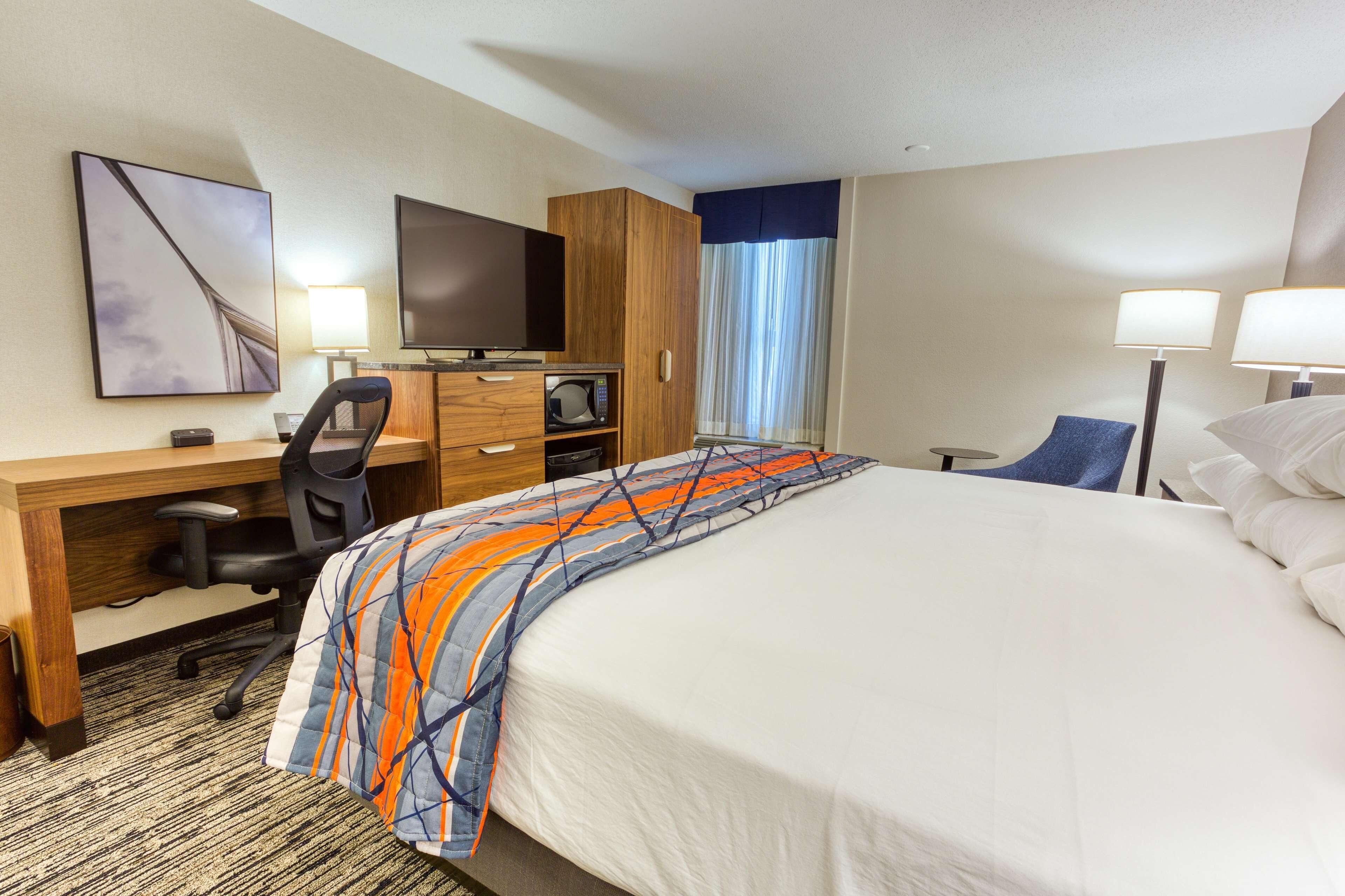 Deluxe King Room