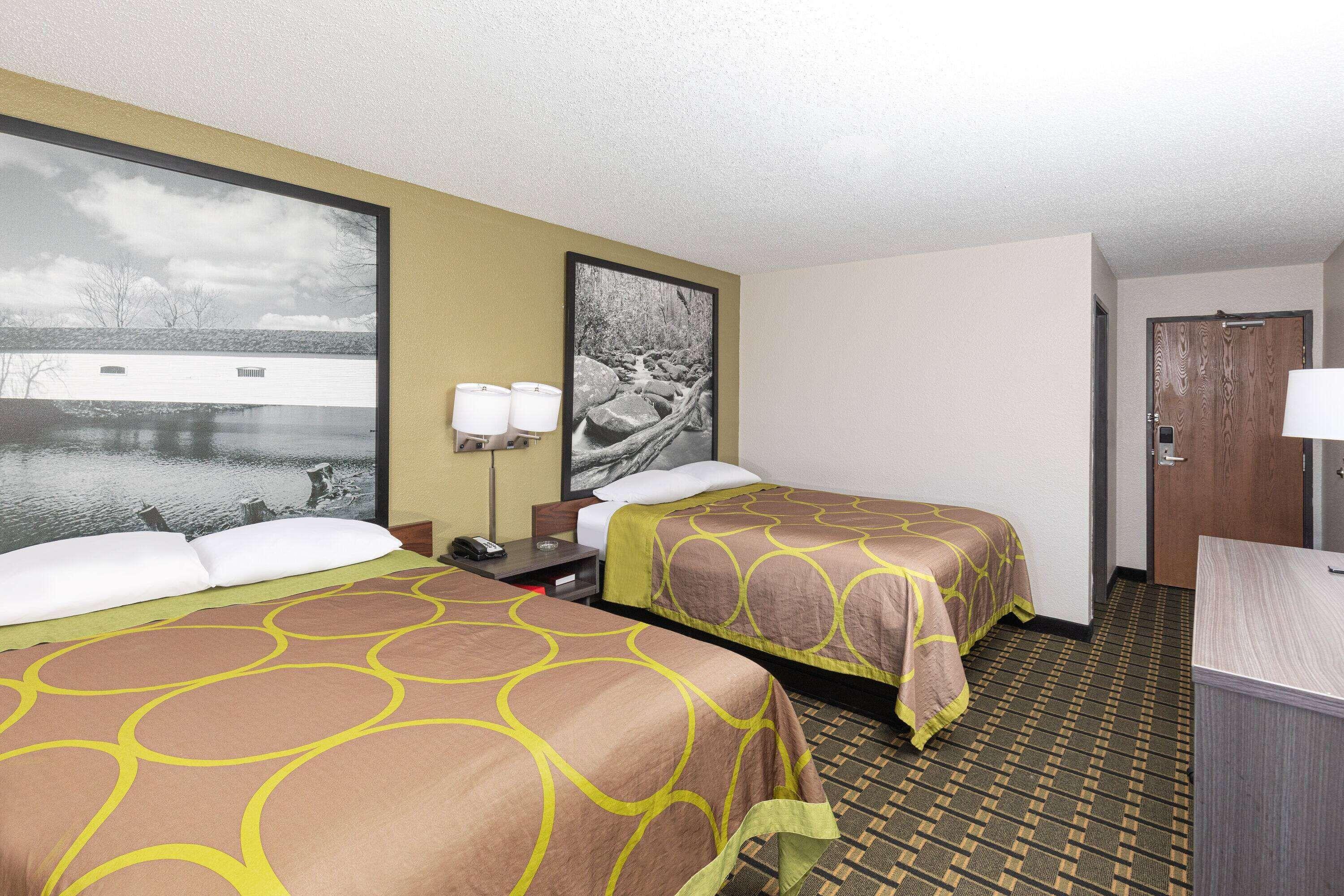 Queen Room Two Queen Beds Non-Smoking