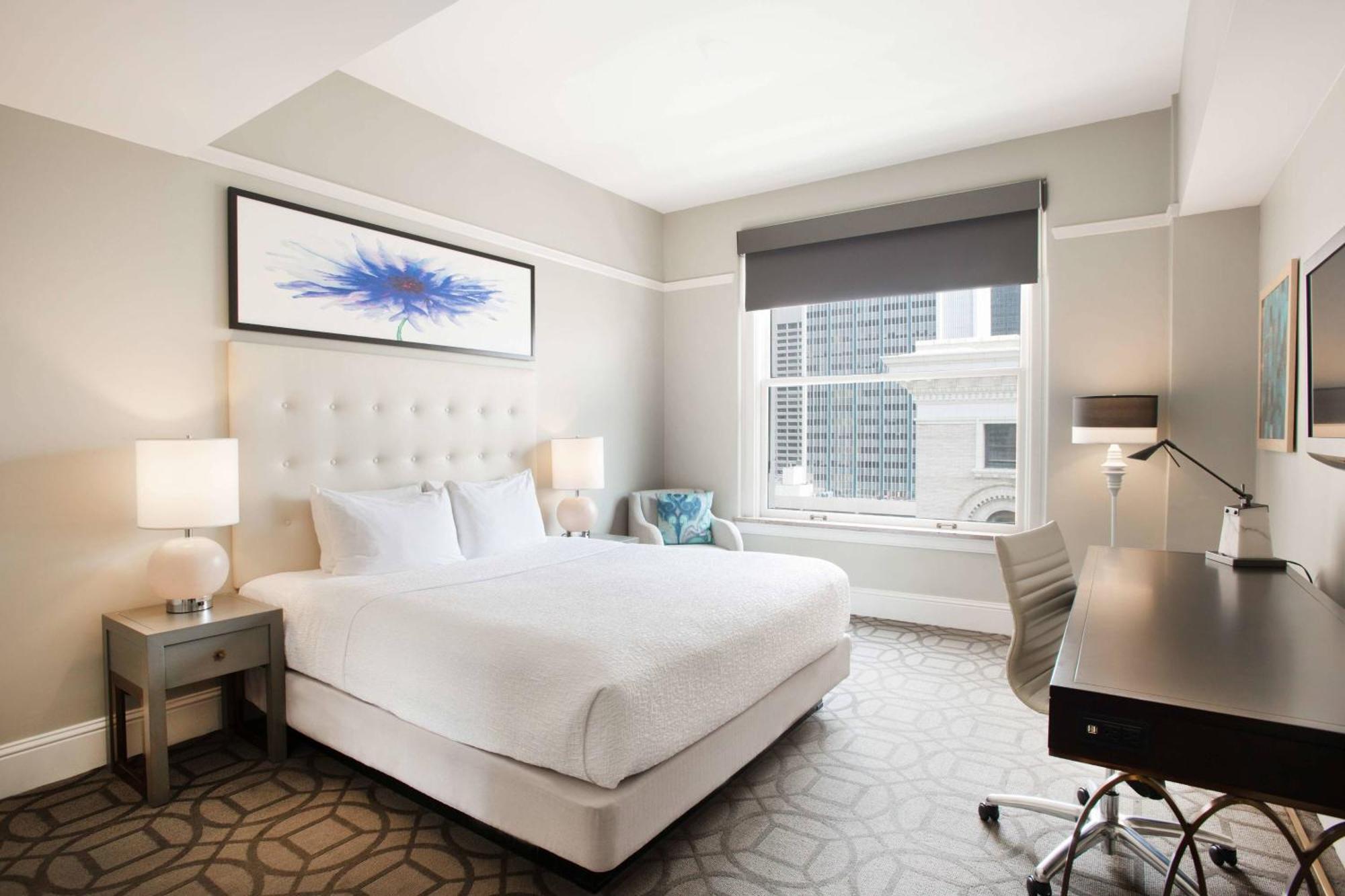 Guest Room with One King Bed,1377376076:JPEG