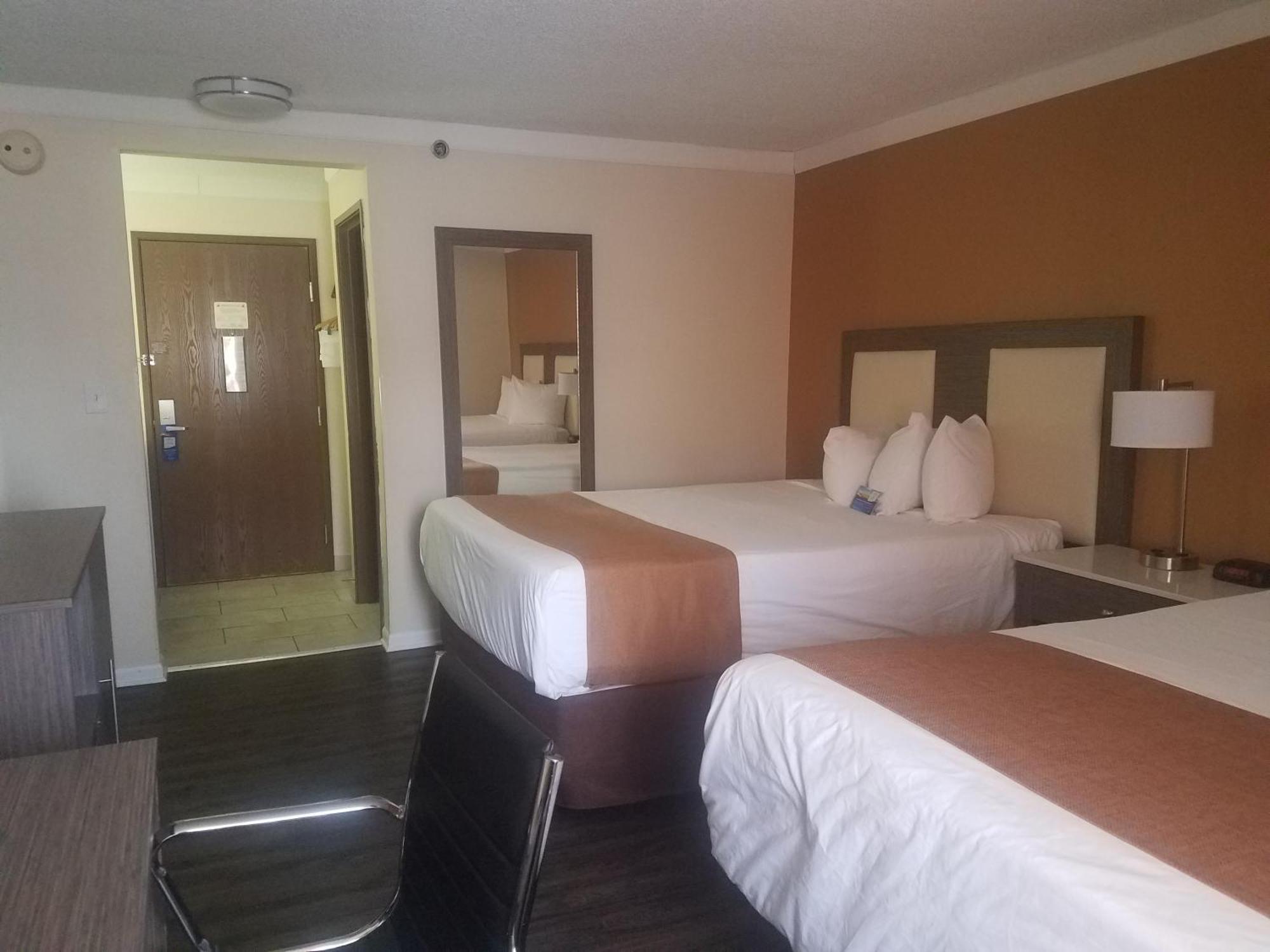 Queen Room Two Queen Beds Pet Friendly or Non-Smoking