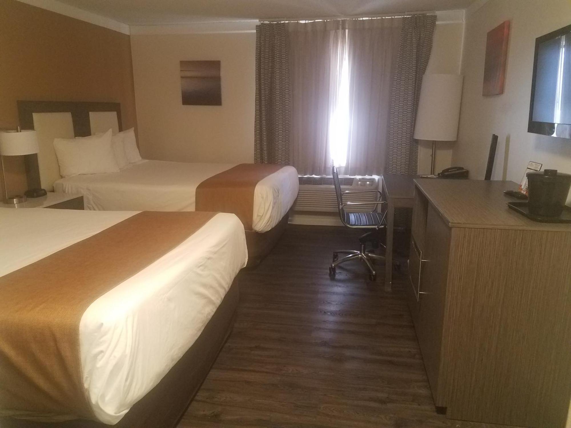 Queen Room Two Queen Beds Pet Friendly or Non-Smoking