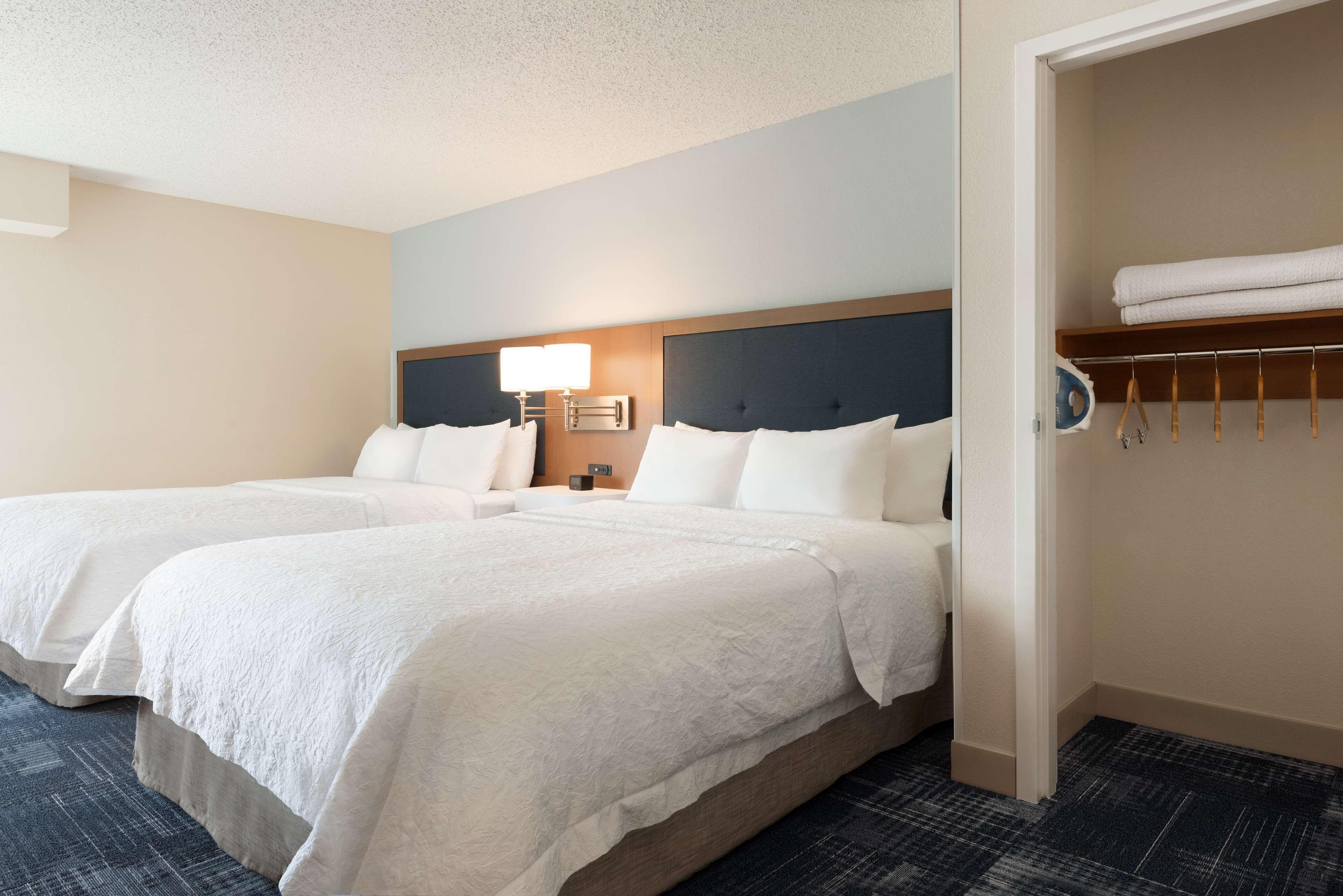Queen Room Two Queen Beds Mobility Hearing Access or Non-Smoking