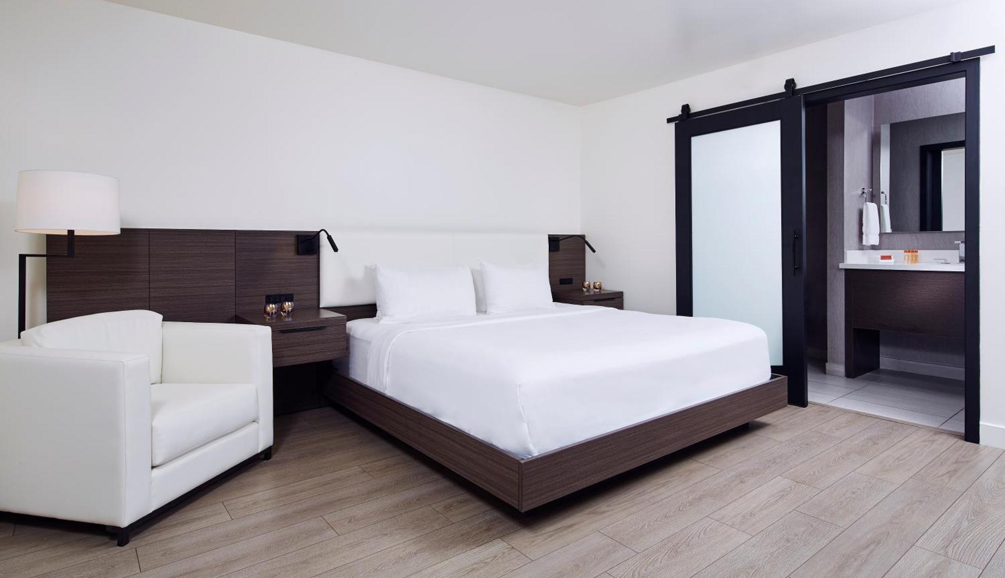 Premium King Room