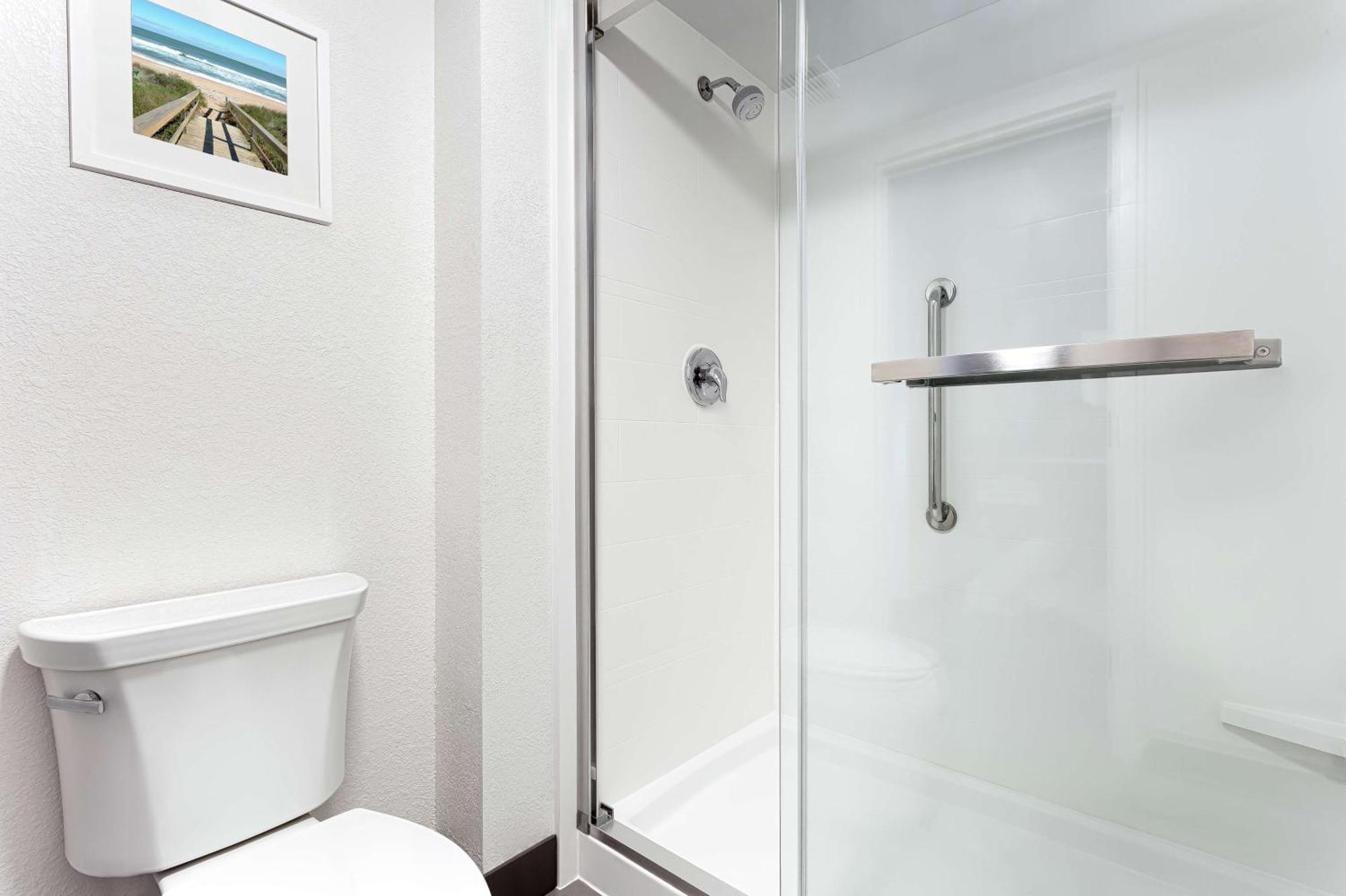 Queen Room Two Queen Beds Mobility Access or Non-Smoking