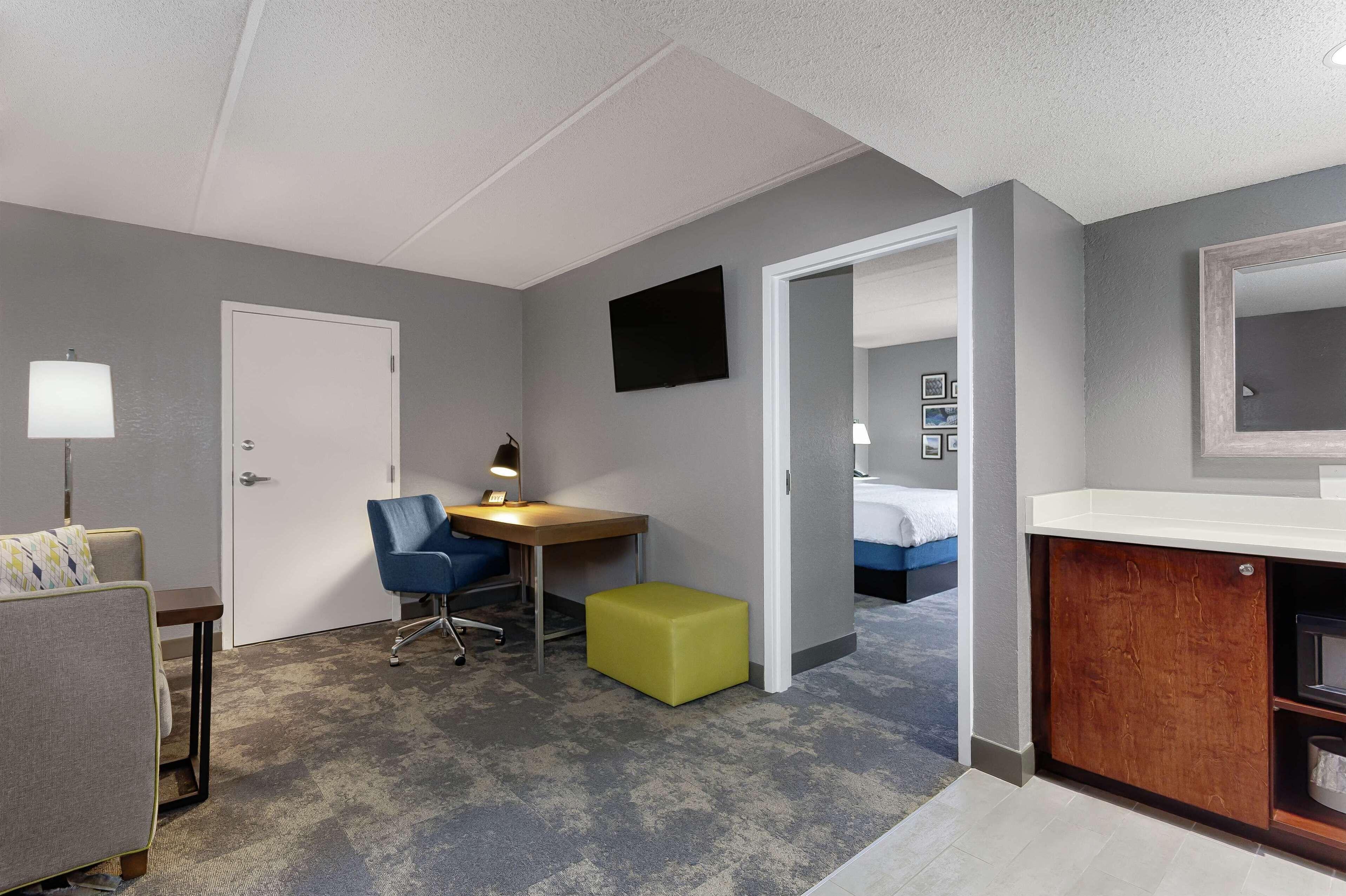 One-Bedroom King Suite Non-Smoking