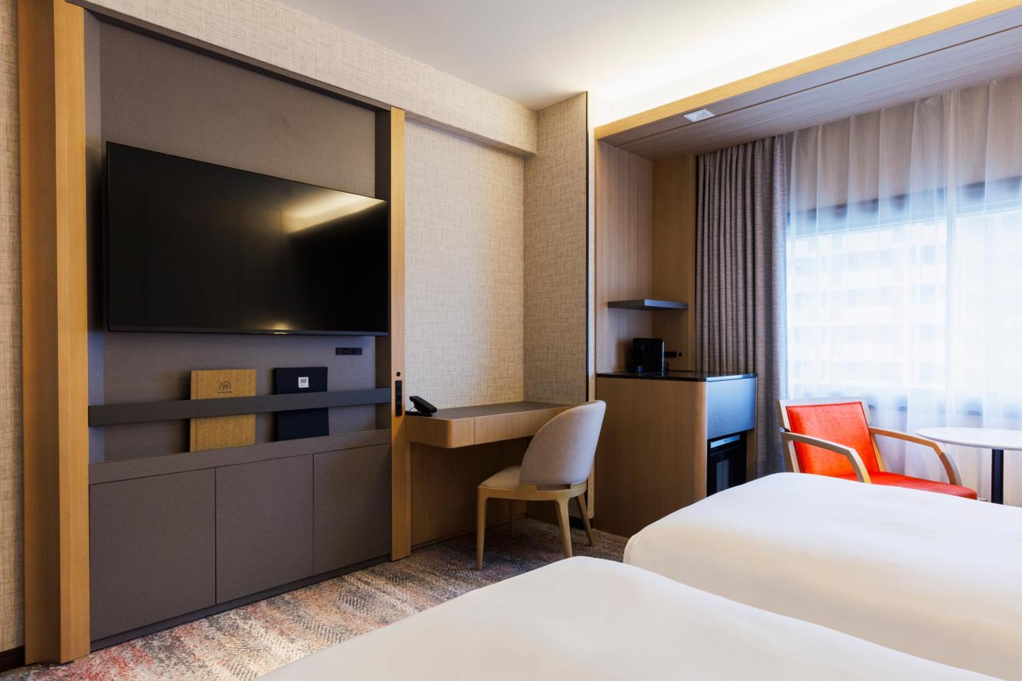 Edmont Superior Twin Room