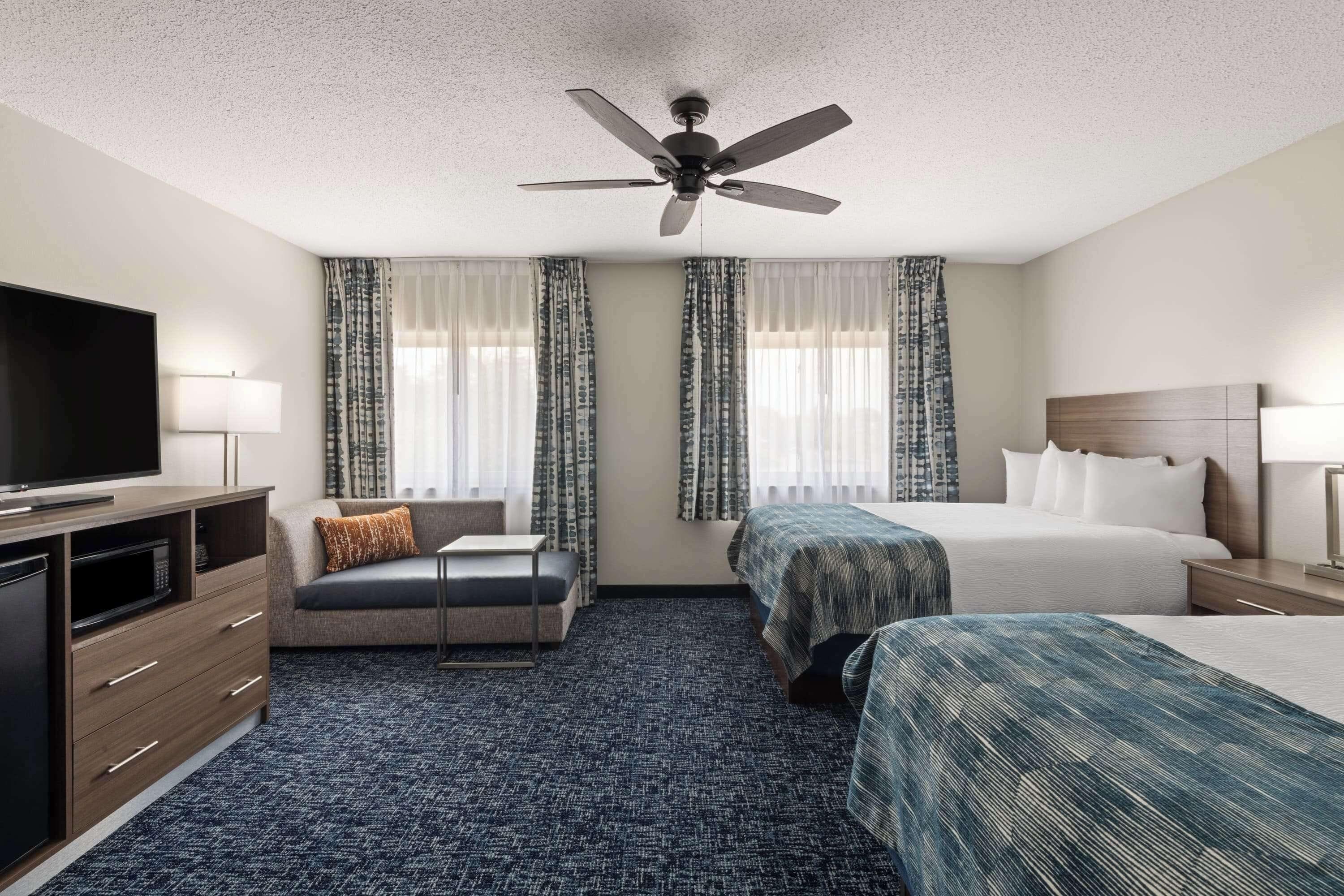 Suite Two Queen Beds Non-Smoking