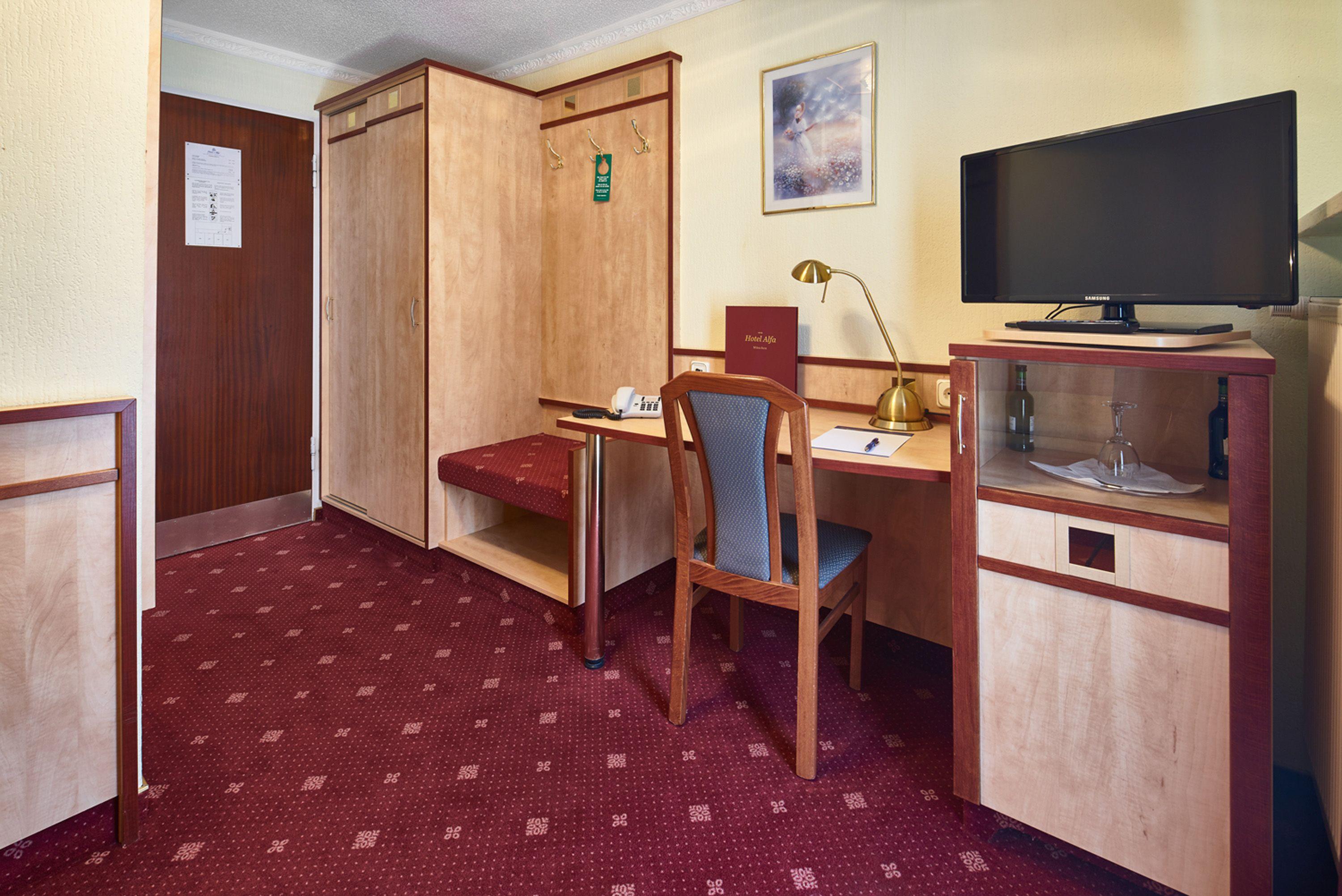 Comfort Single Room Courtyard or Street View