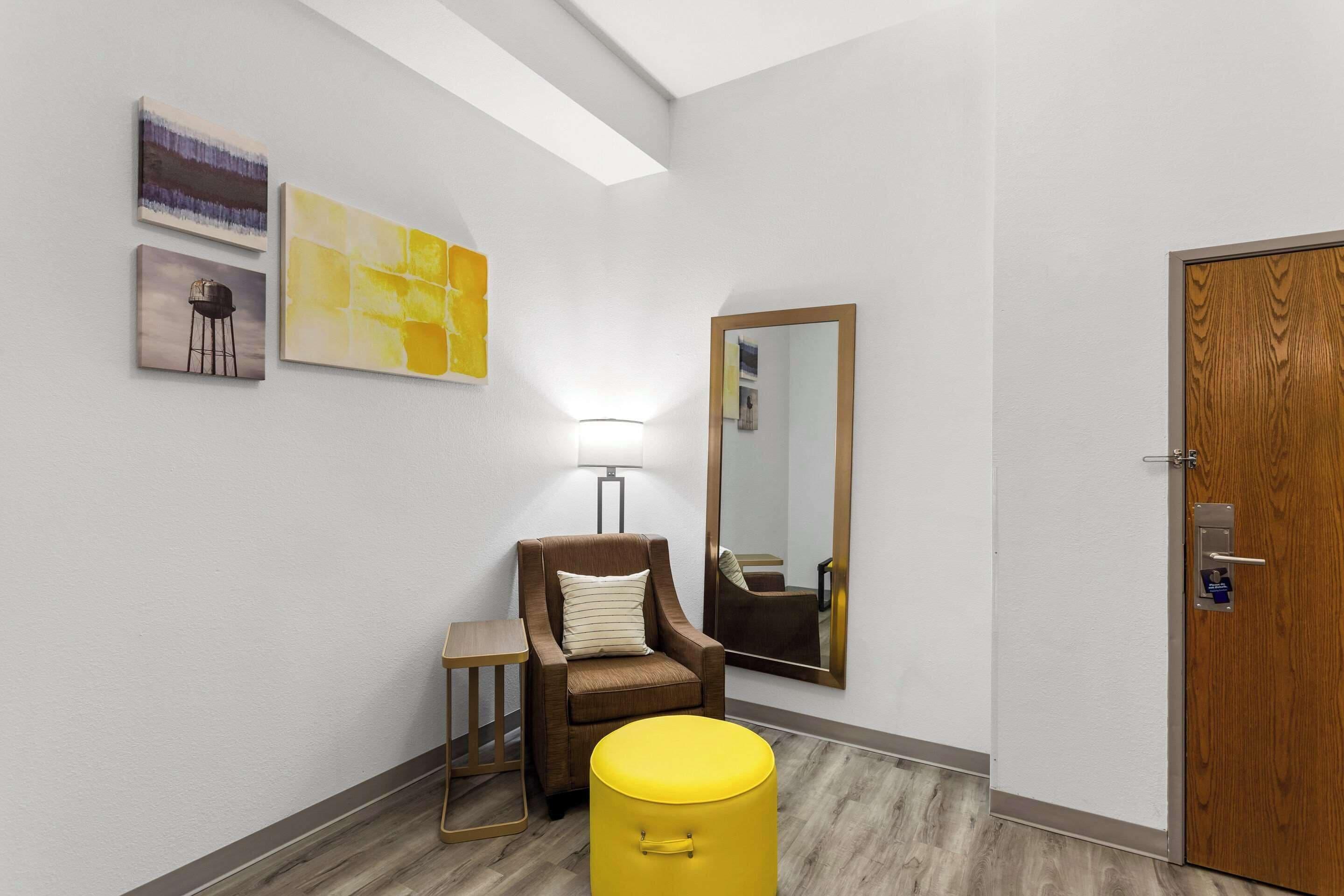King Suite Accessible or Non-Smoking