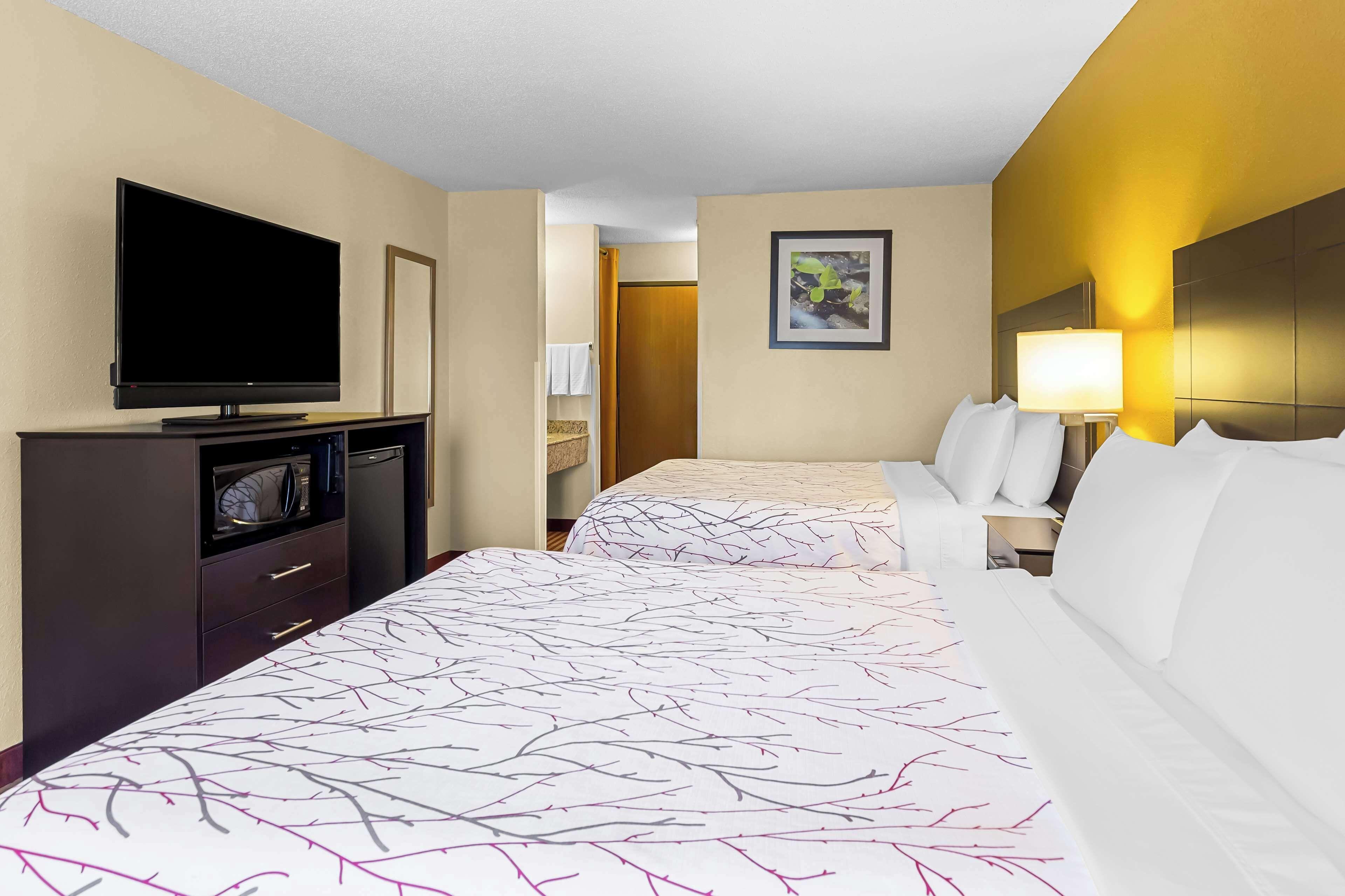 Queen Room Two Queen Beds Non-Smoking