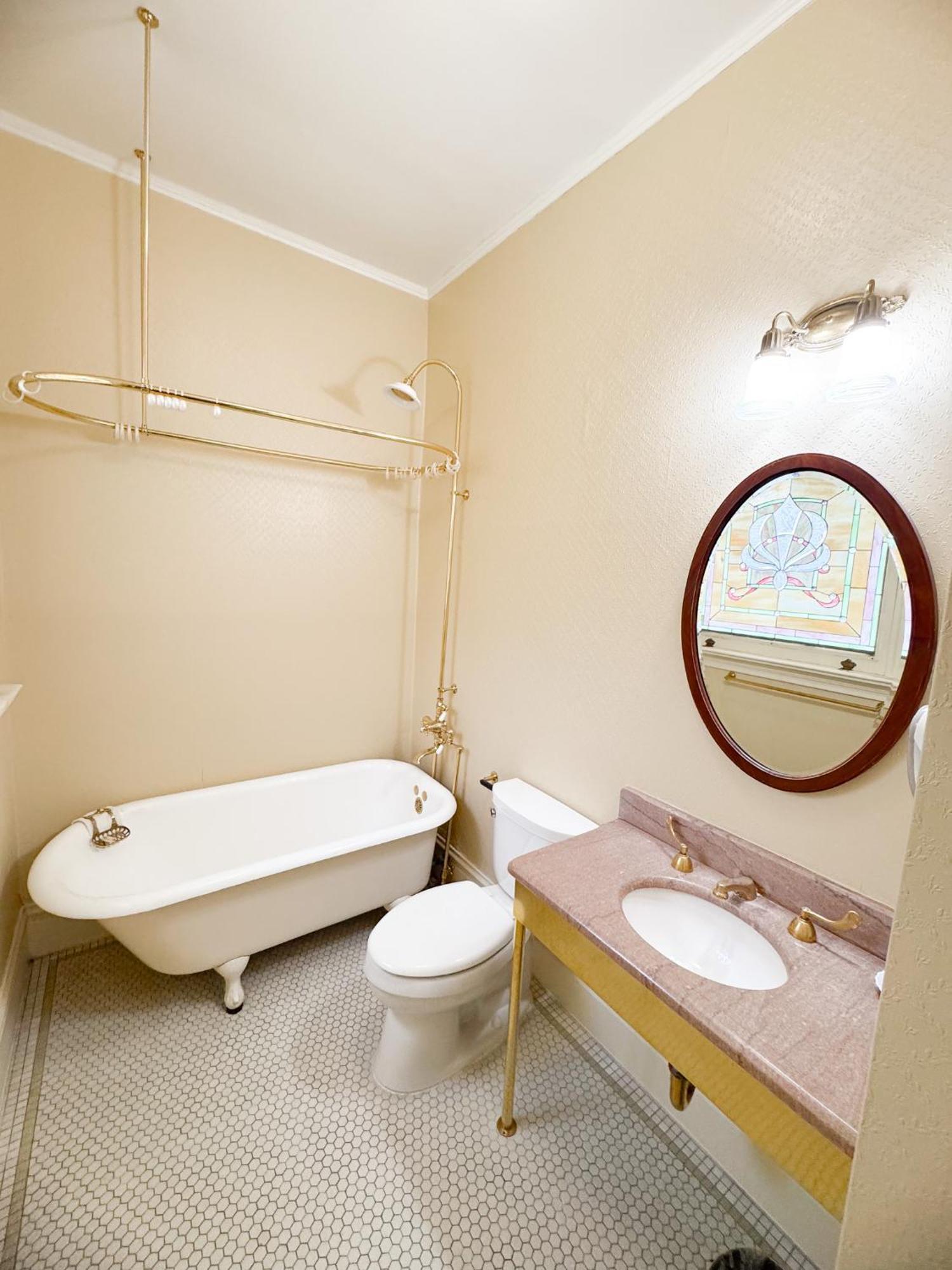 Standard Queen Room