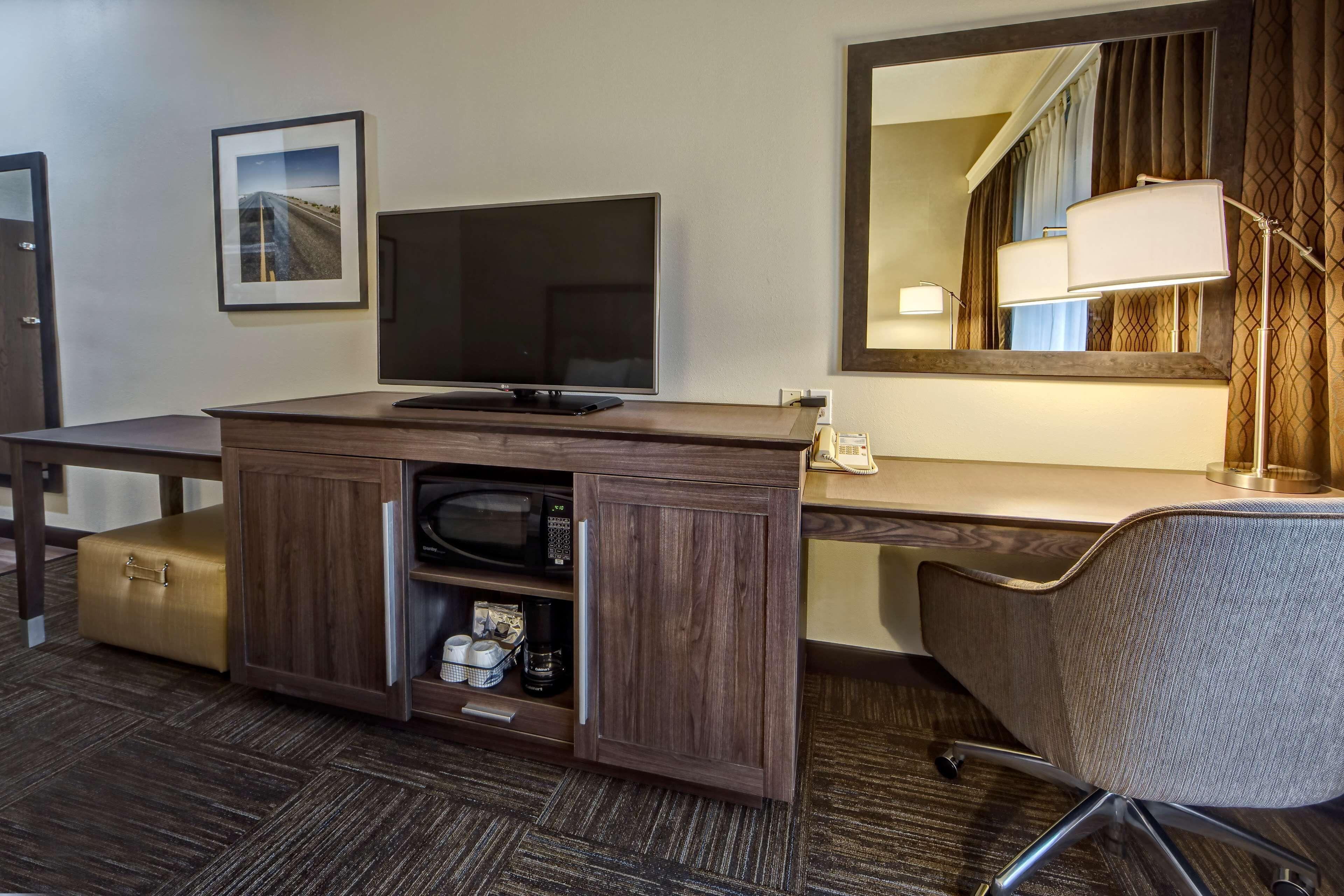 King Room Mobility Access or Non-Smoking