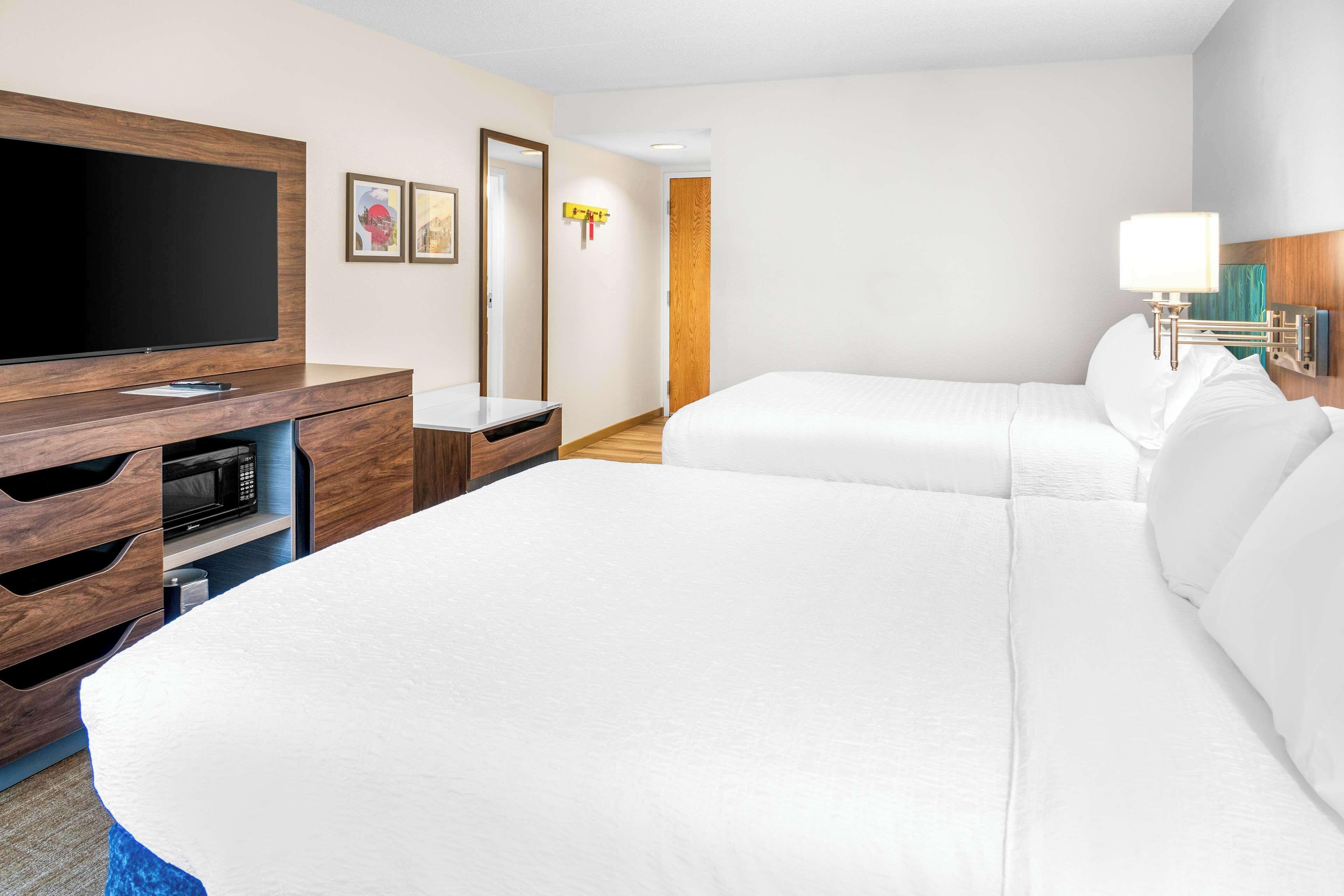 Room Two Queen Beds Non-Smoking