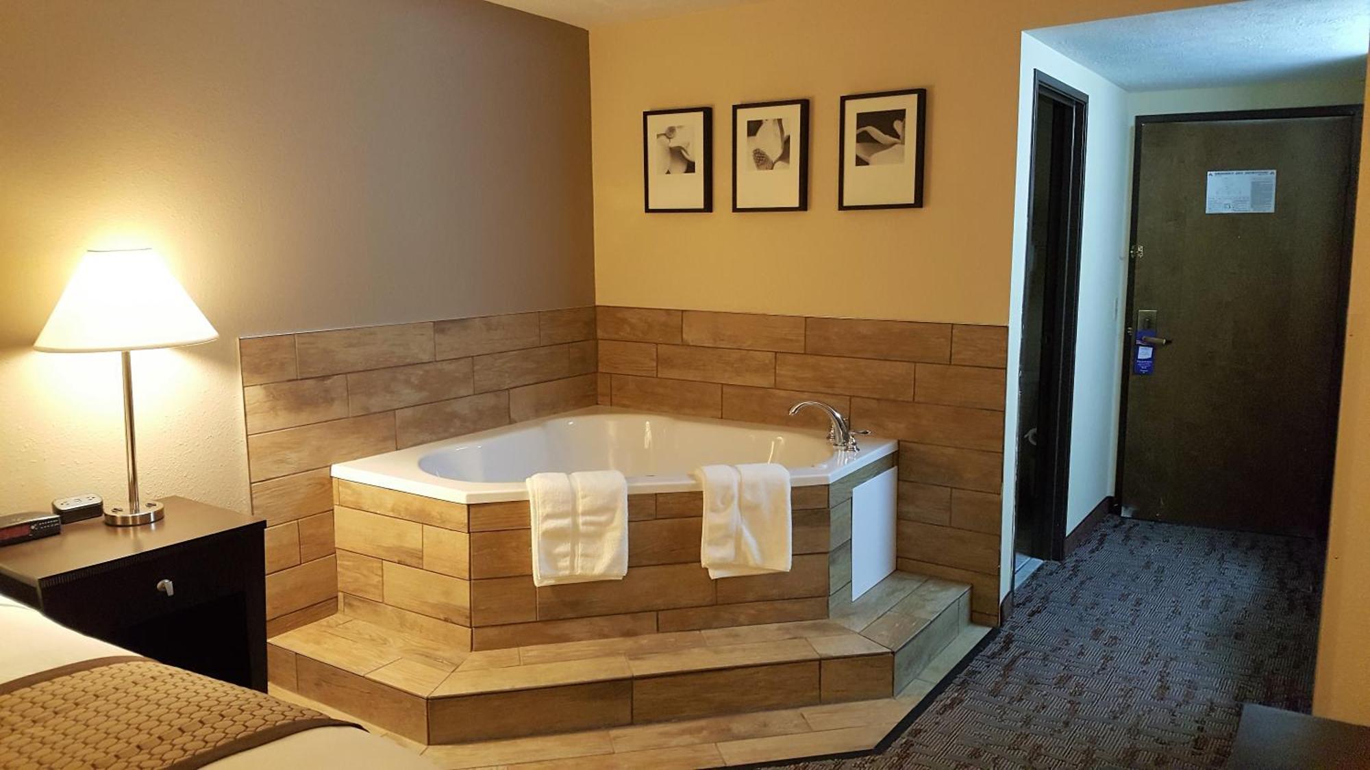 King Studio Suite Jacuzzi Non-Smoking