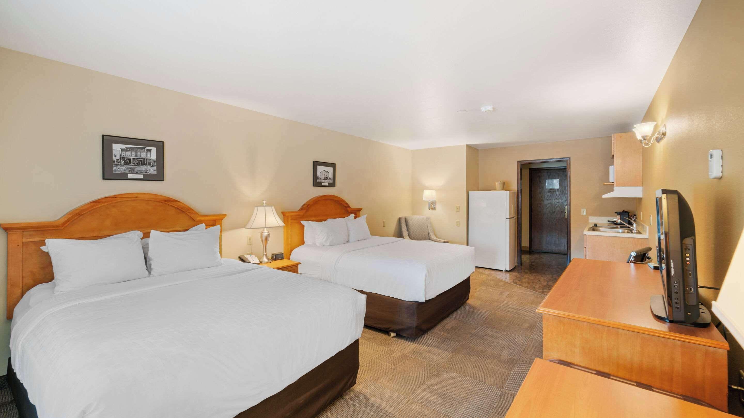 Efficiency Queen Room Two Queen Beds Non-Smoking