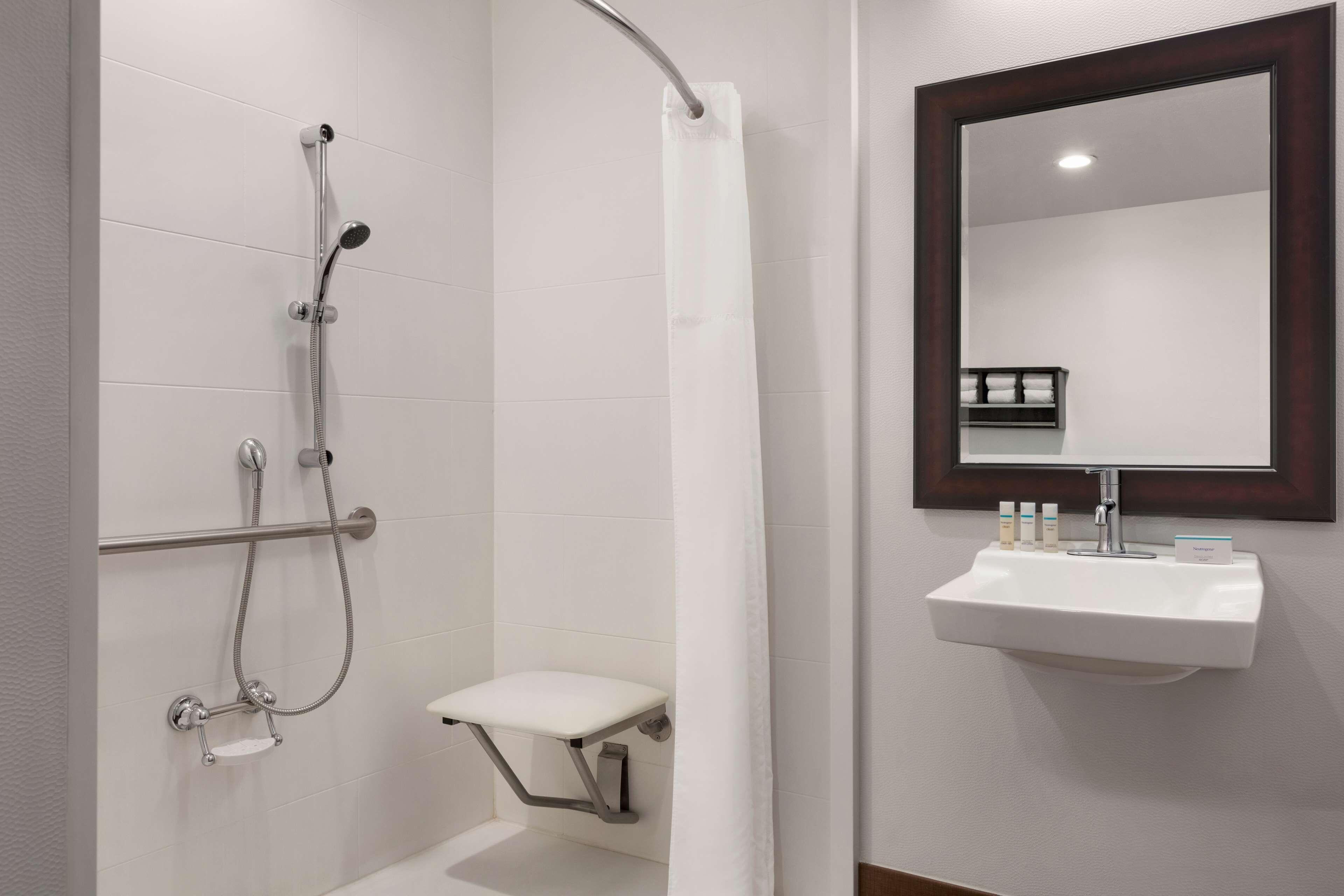King Room Roll Shower Mobility Access or Non-Smoking