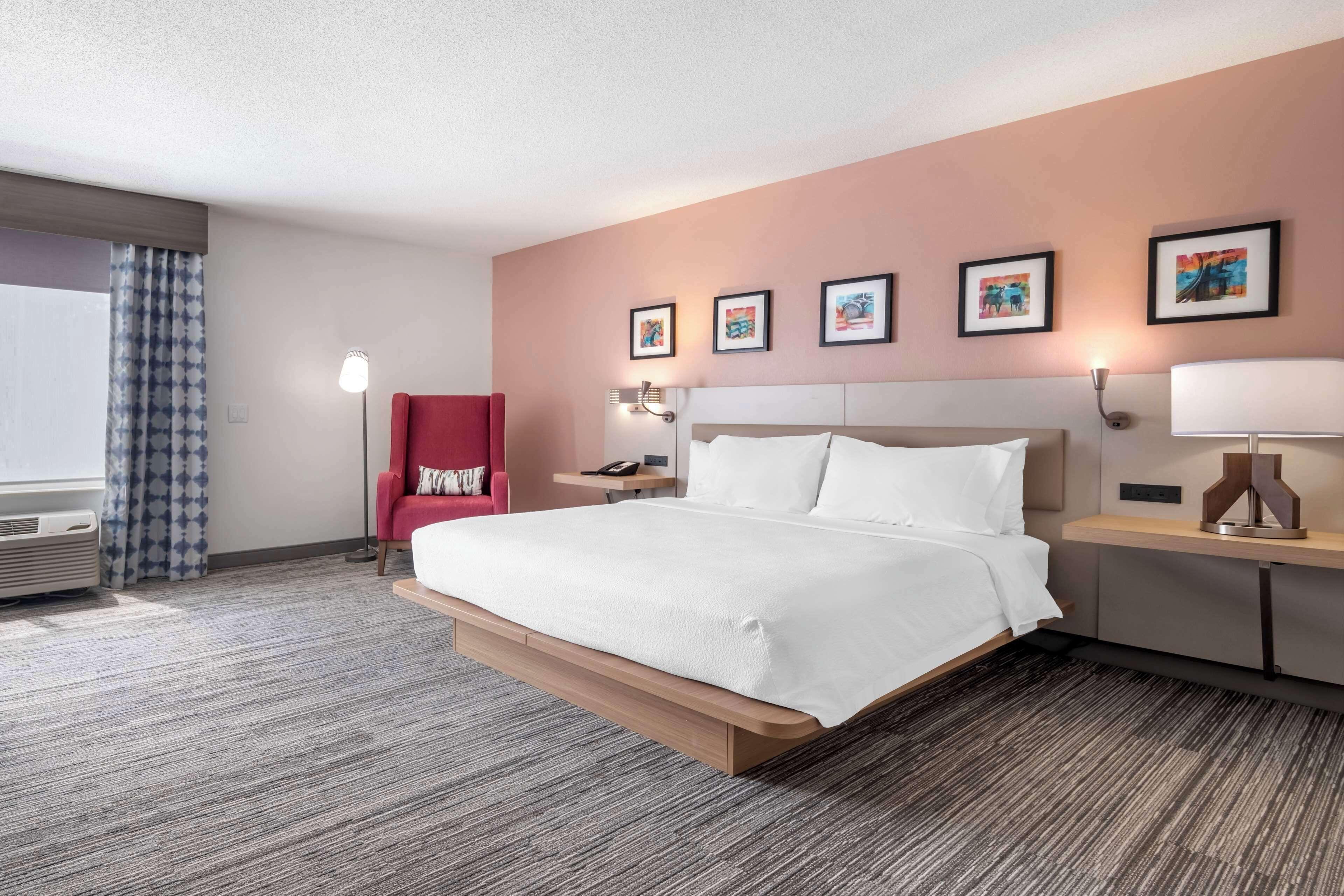 King Room Tub Mobility Hearing Access
