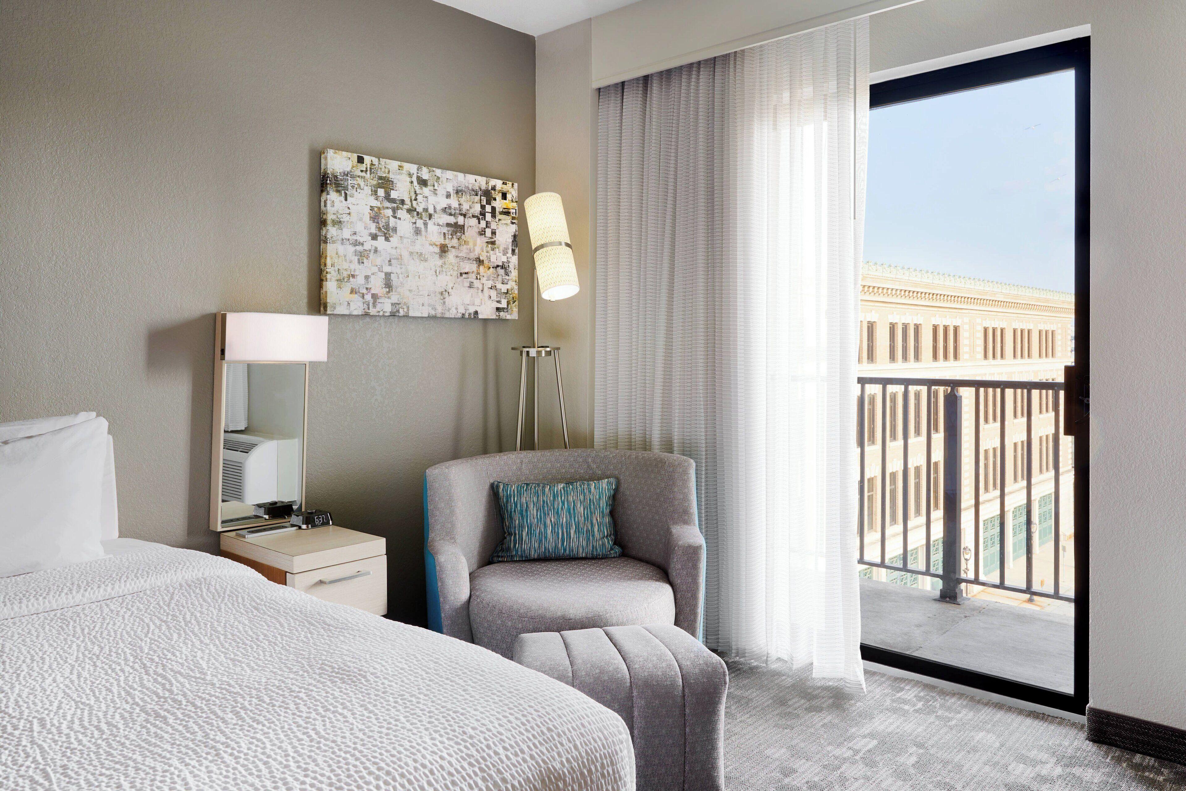 Classic King, Guest room, 1 King,1615386304:JPEG