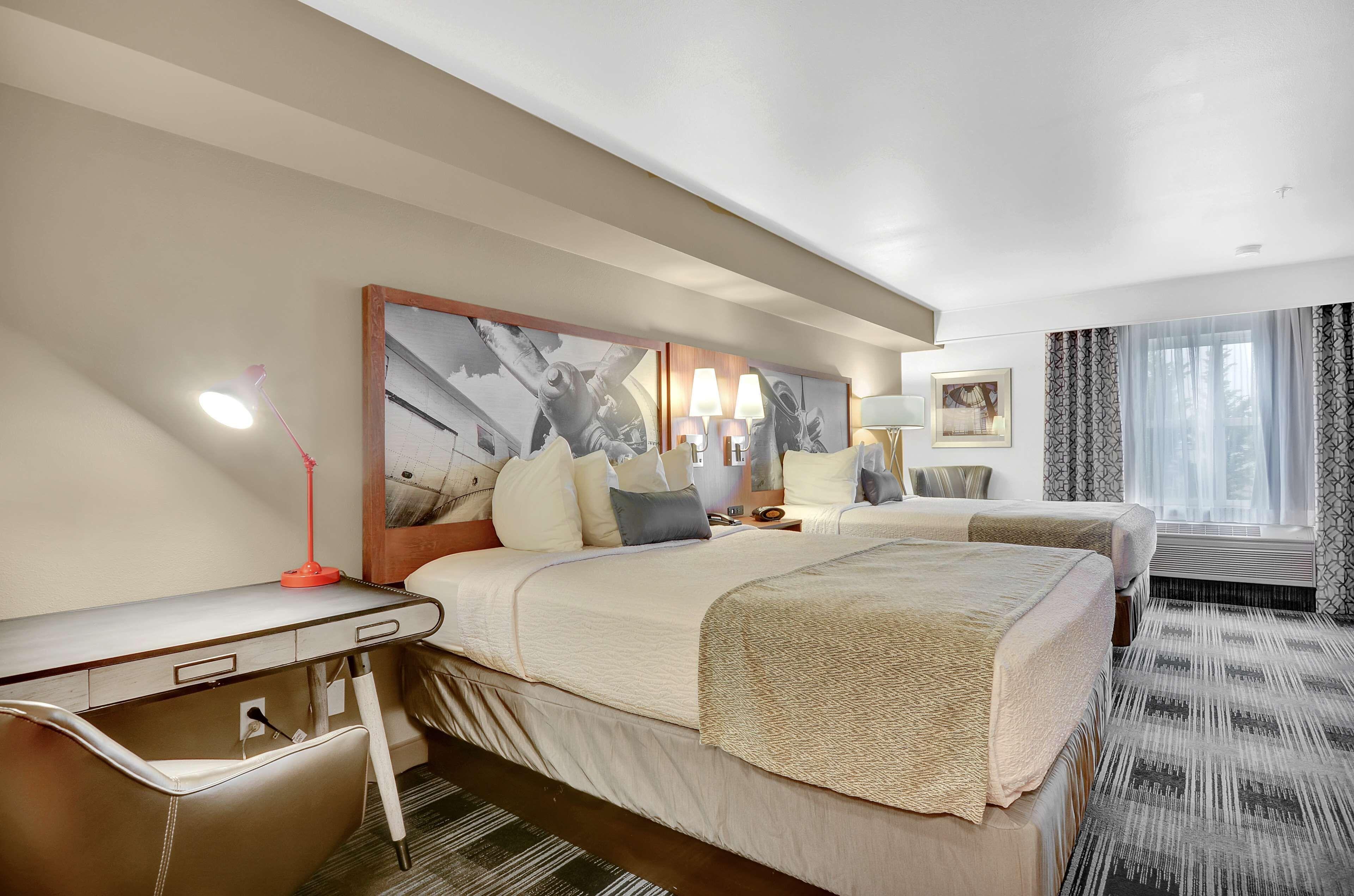 Two Queen Beds - Disability Access - Roll In Shower