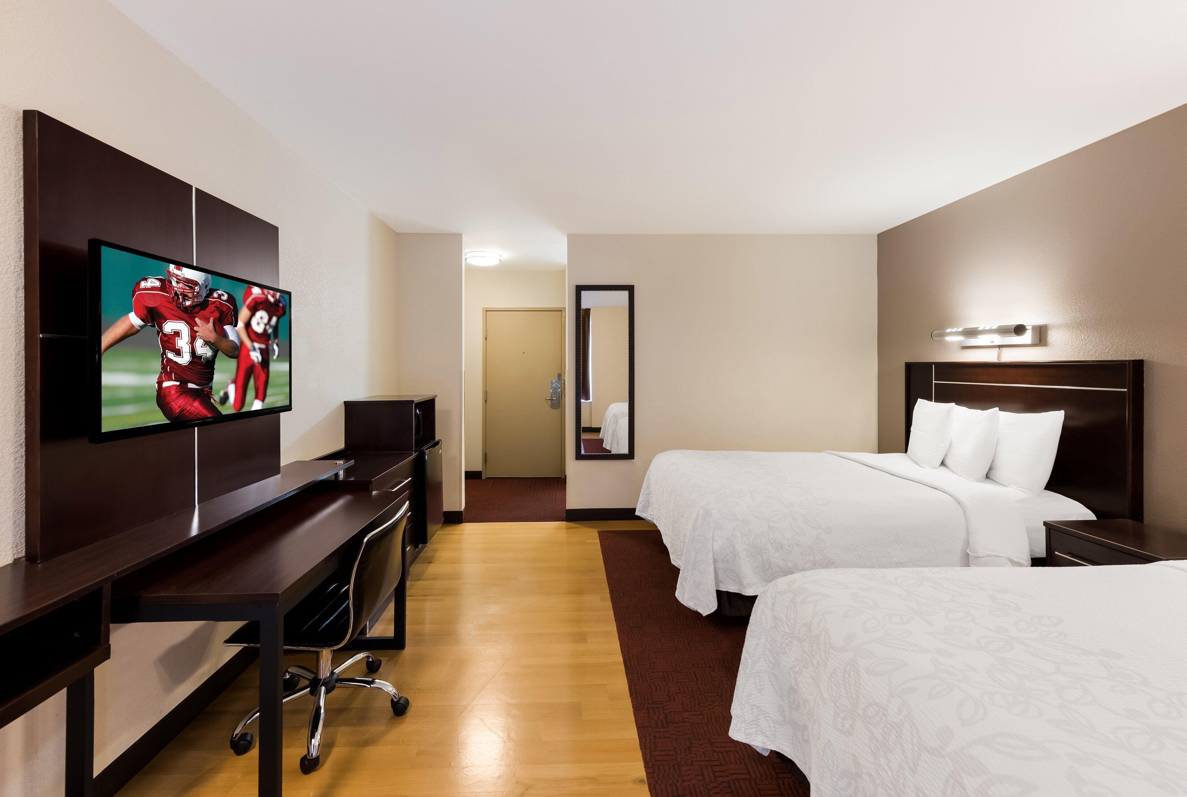 Deluxe Room Two Double Beds Smoke