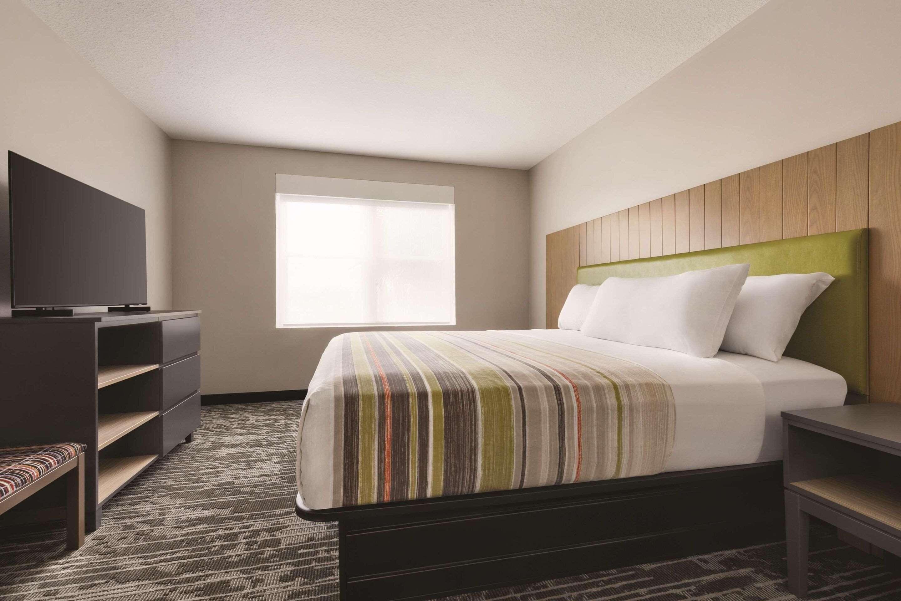 One-Bedroom King Suite Non-Smoking