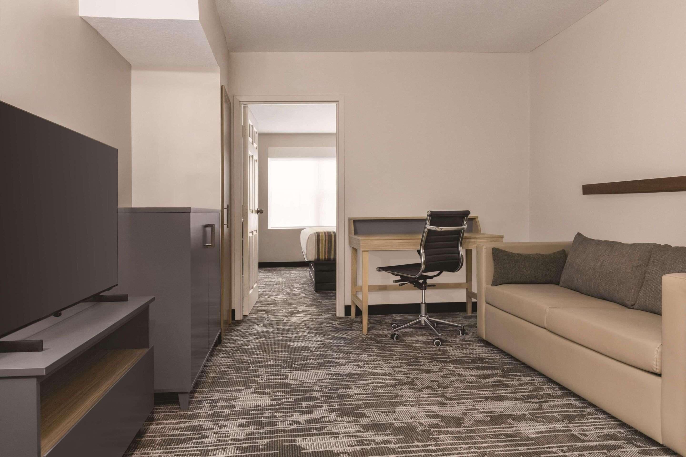 One-Bedroom King Suite Non-Smoking