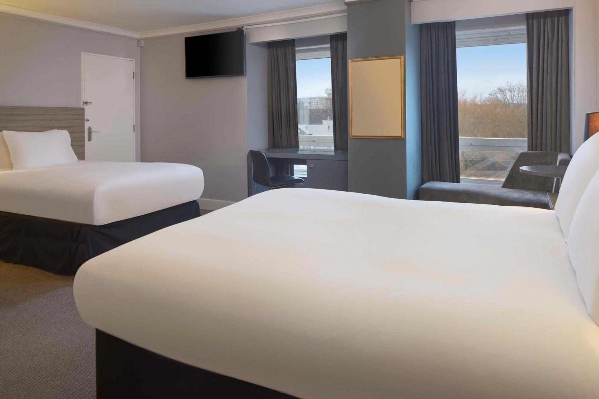 Queen Room Mobility Access