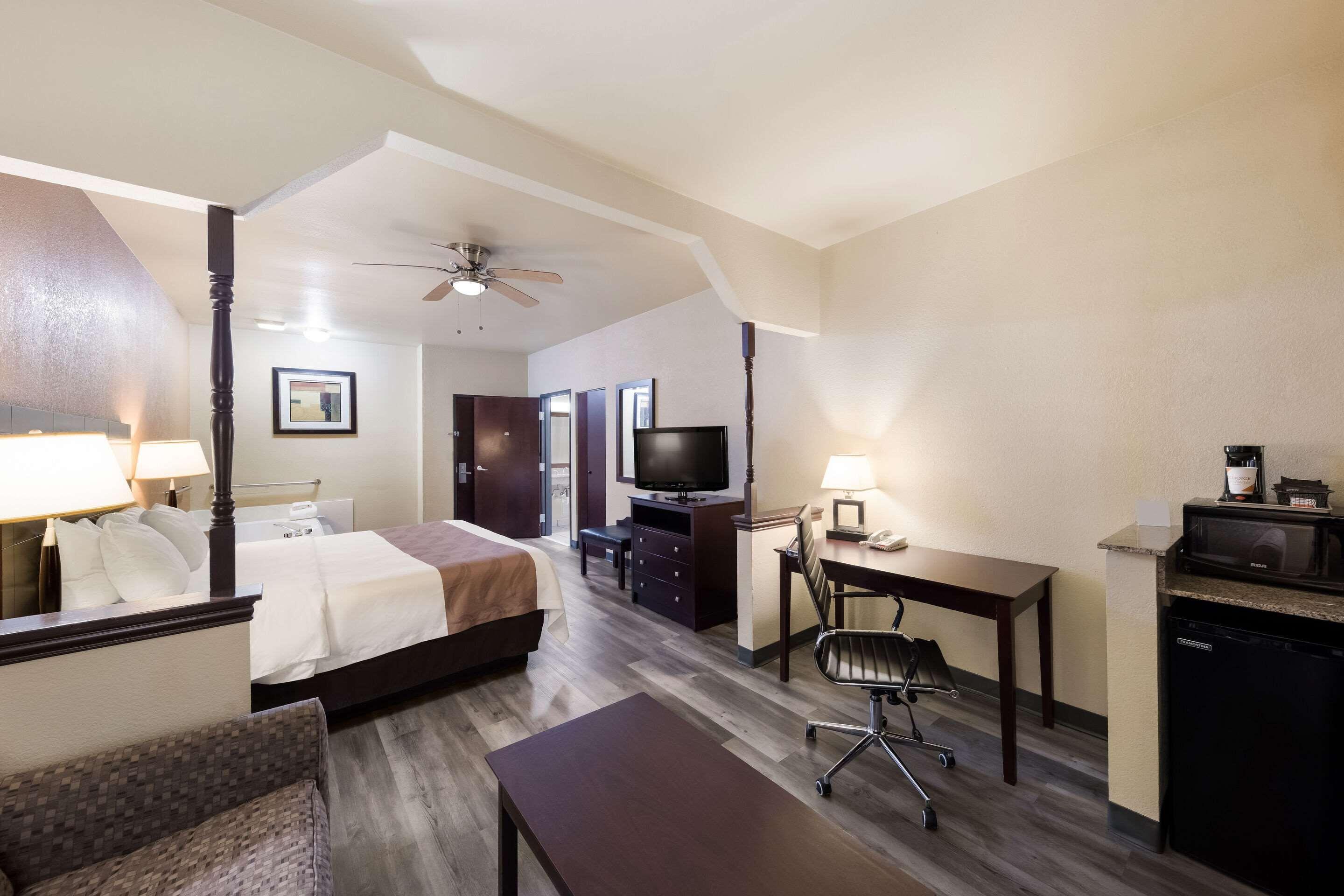 King Room Upgrade Accessible or Non-Smoking