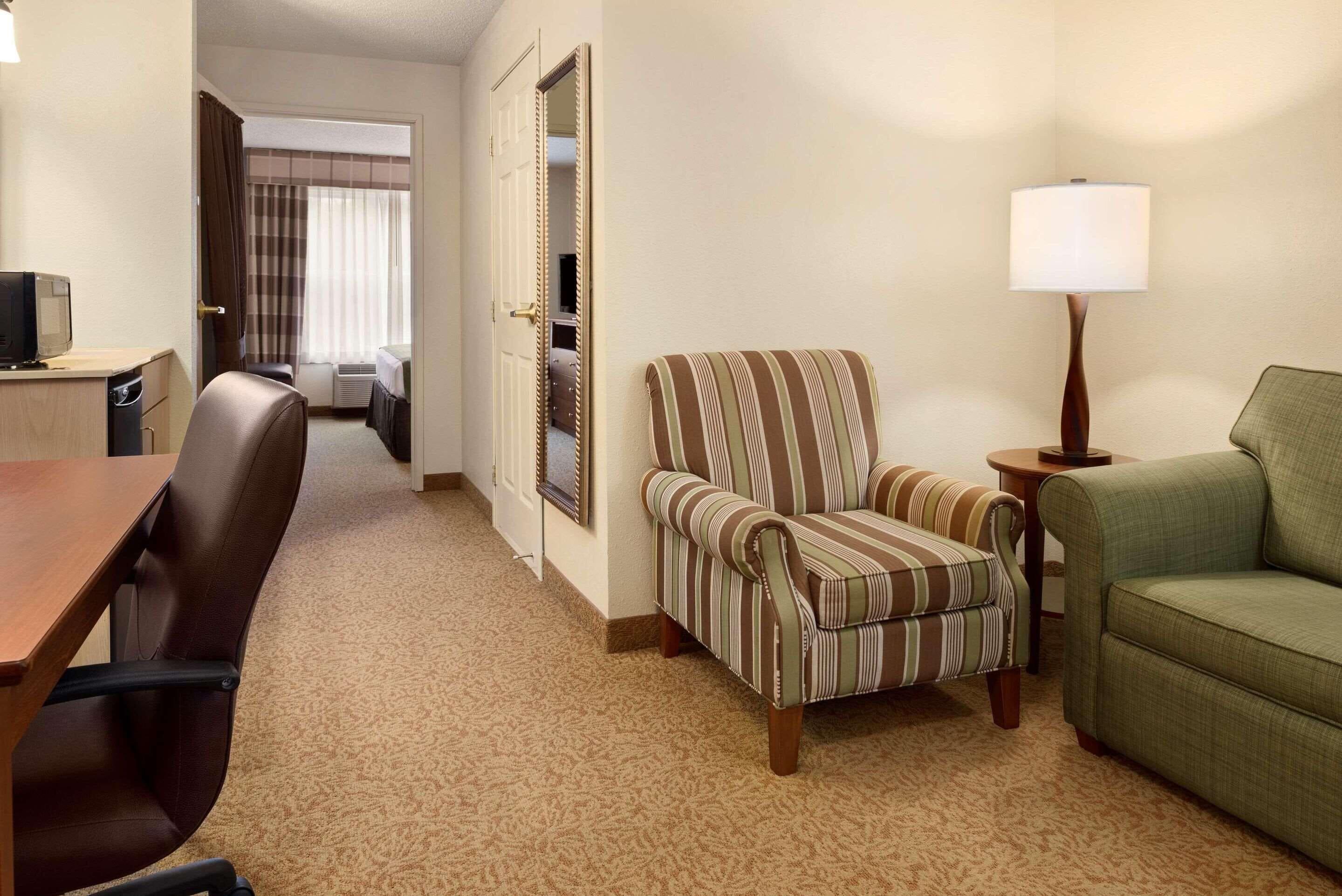 One-Bedroom King Suite