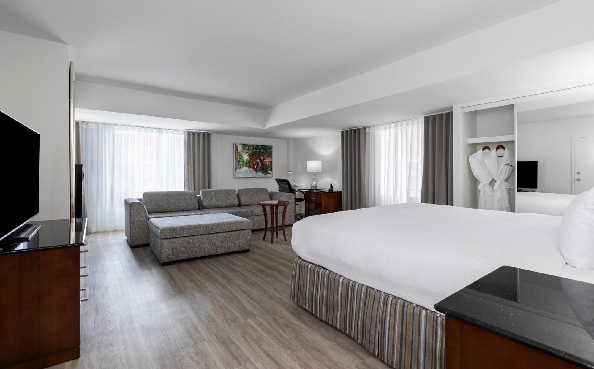 King Corner Room