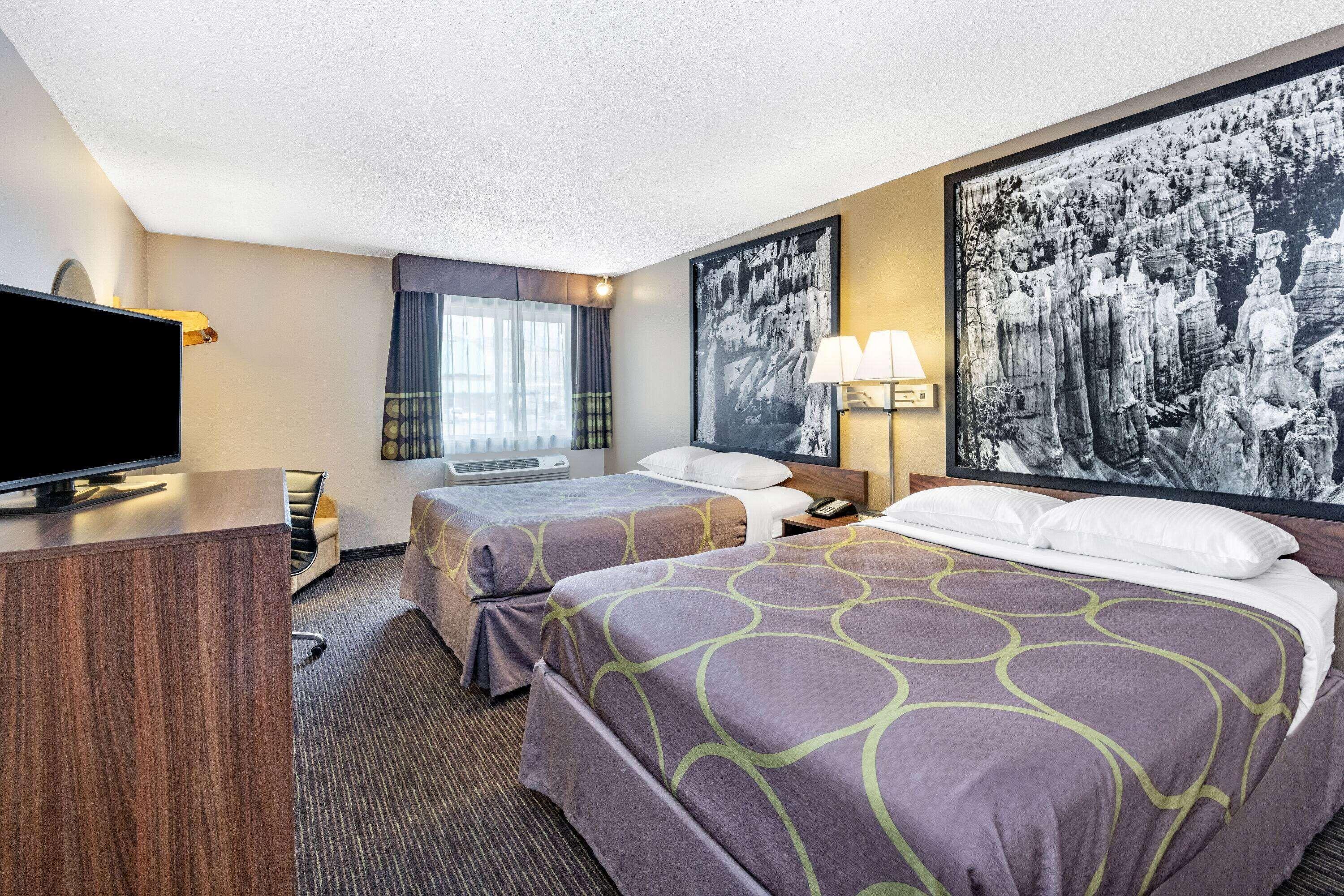 Queen Room Two Queen Beds Non-Smoking