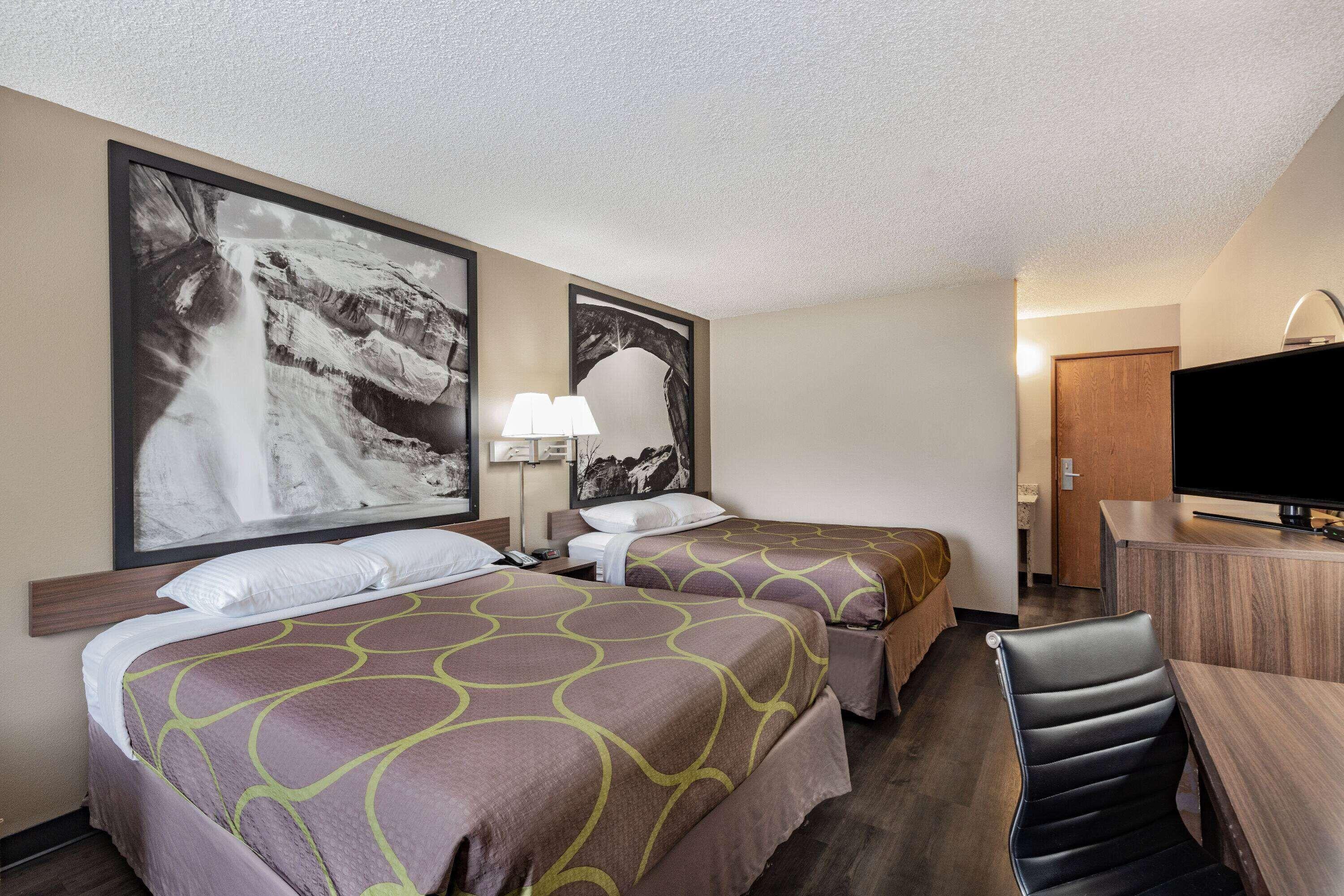 Queen Room Two Queen Beds Pet Friendly or Non-Smoking