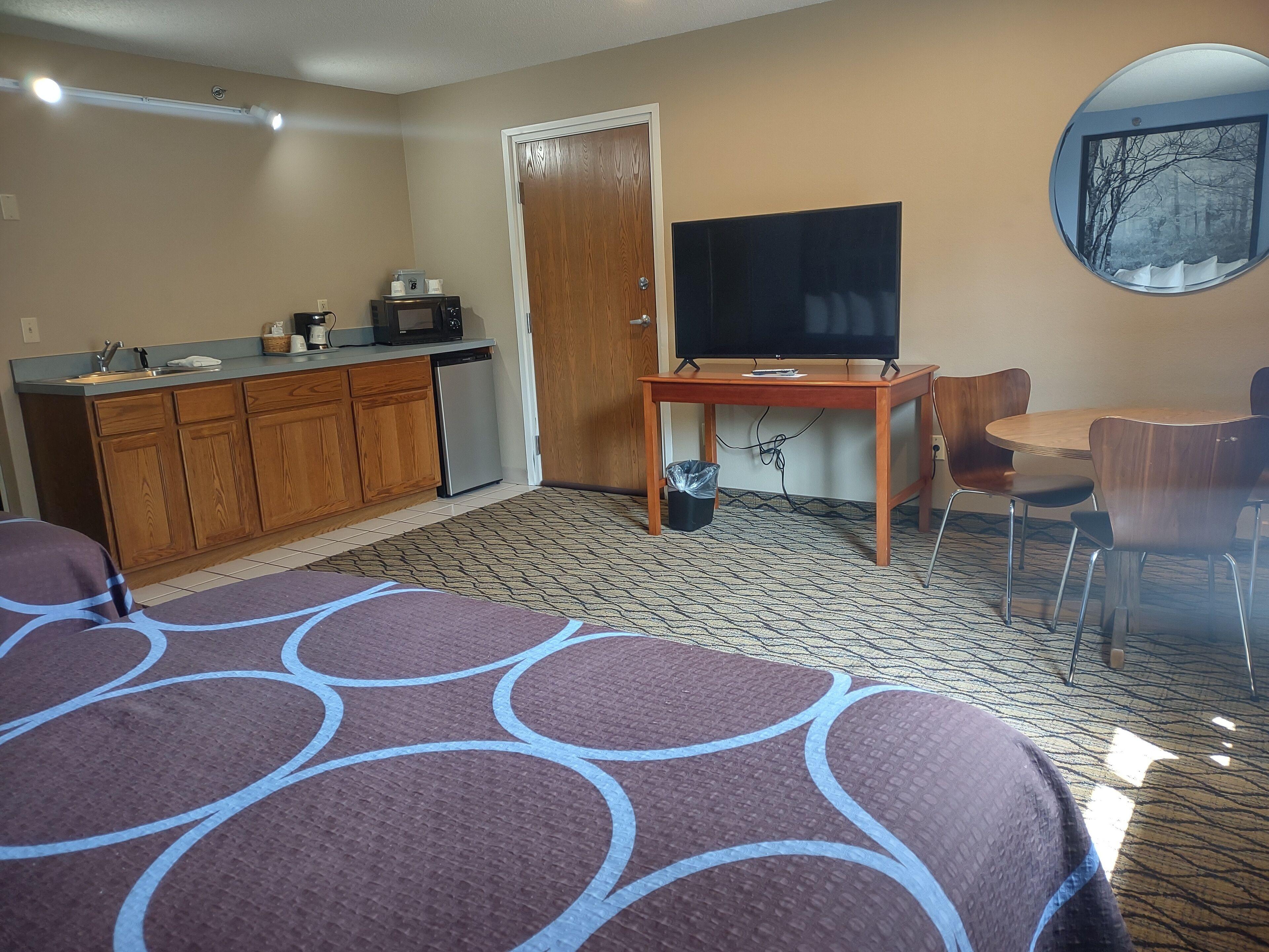 Studio Suite Two Queen Beds Non-Smoking