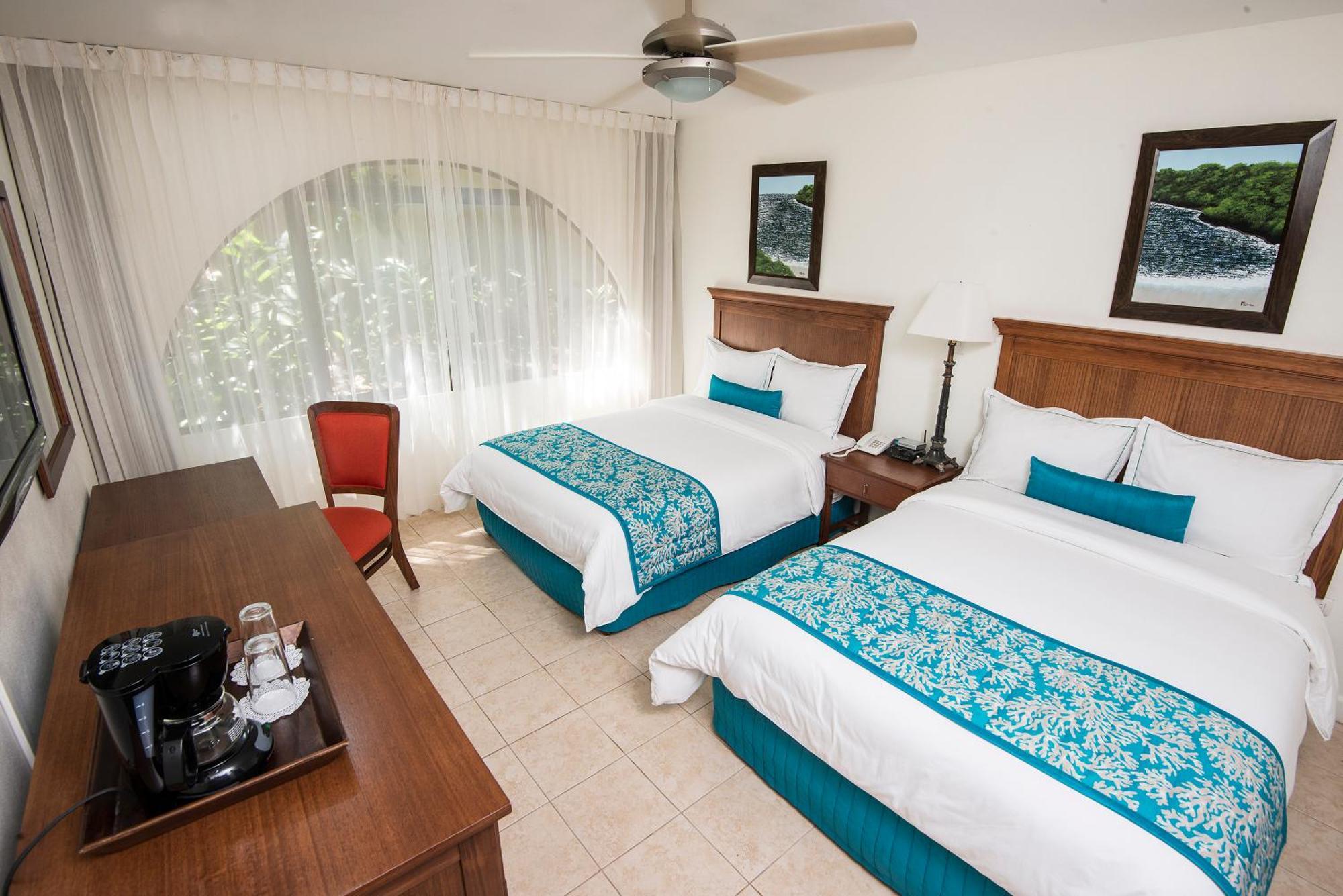 Standard Twin Room 800 mts from the beach