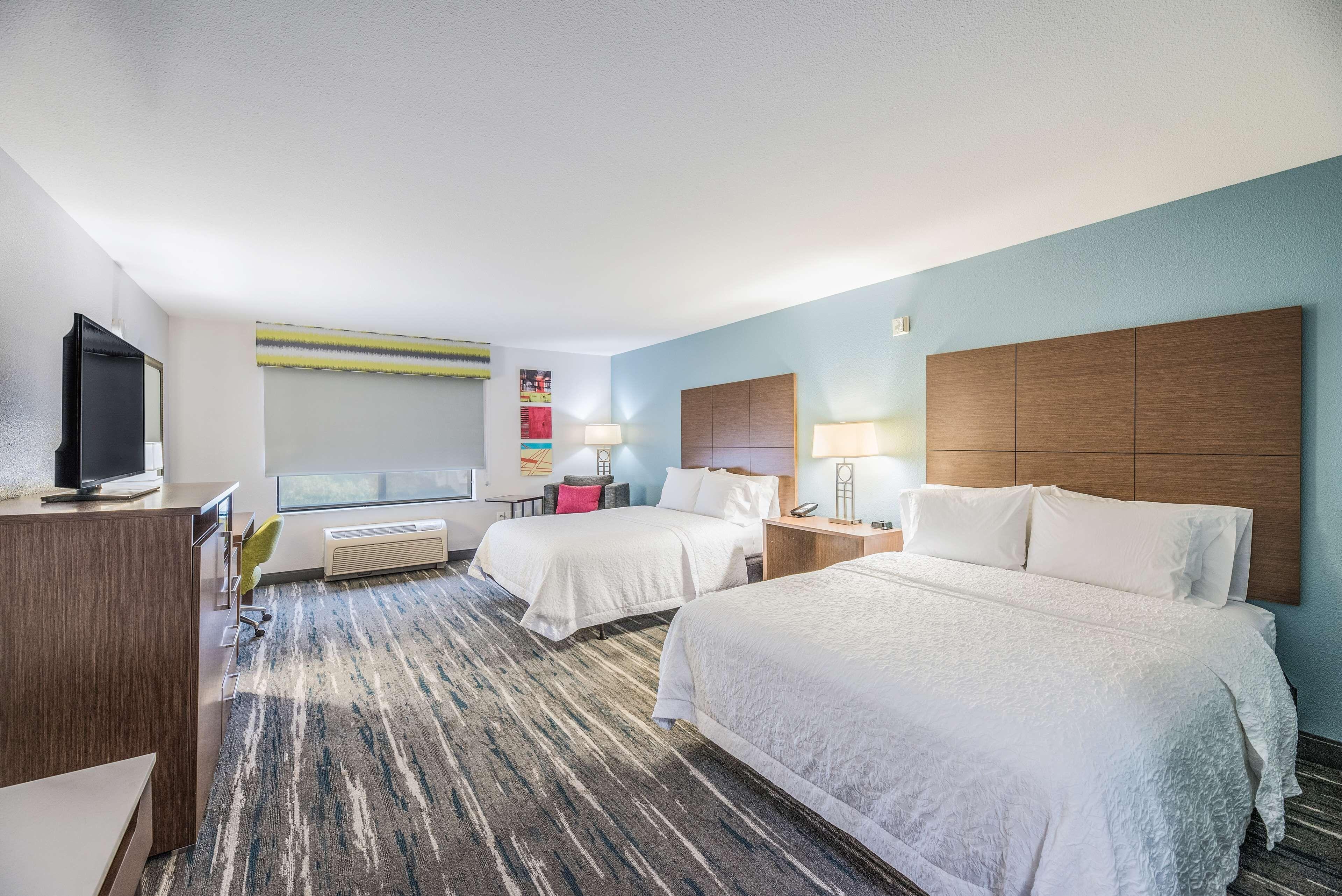 Queen Room Two Queen Beds Mobility Hearing Access or Non-Smoking
