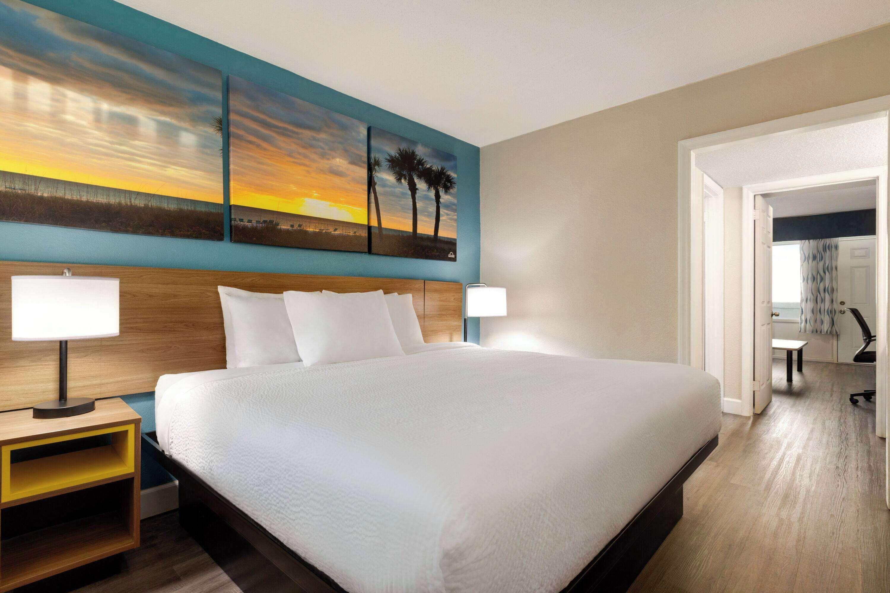 King Room with Oceanfront - Non-Smoking
