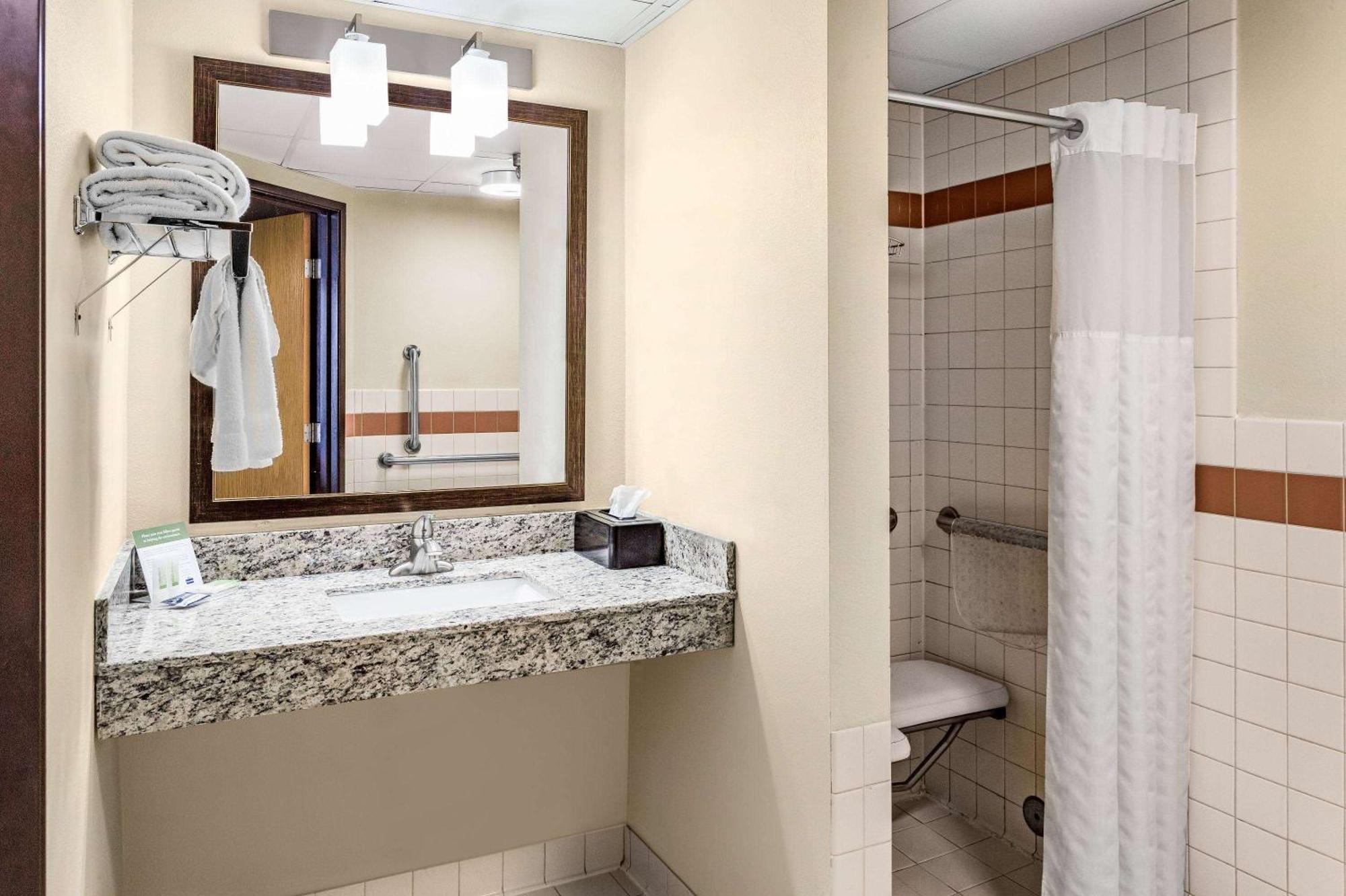King Room Mobility Access or Non-Smoking