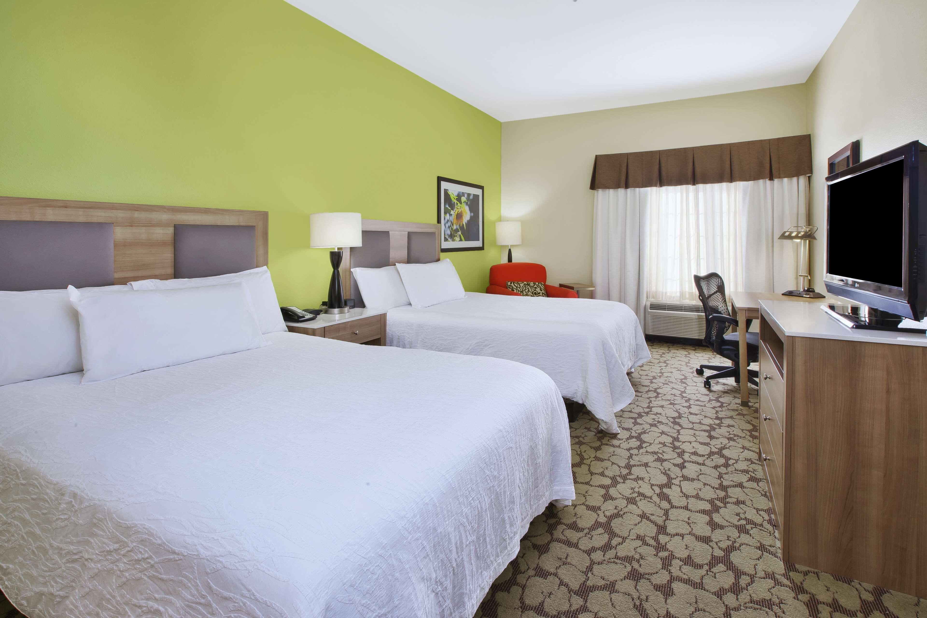 Deluxe Queen Room Two Queen Beds Lake View