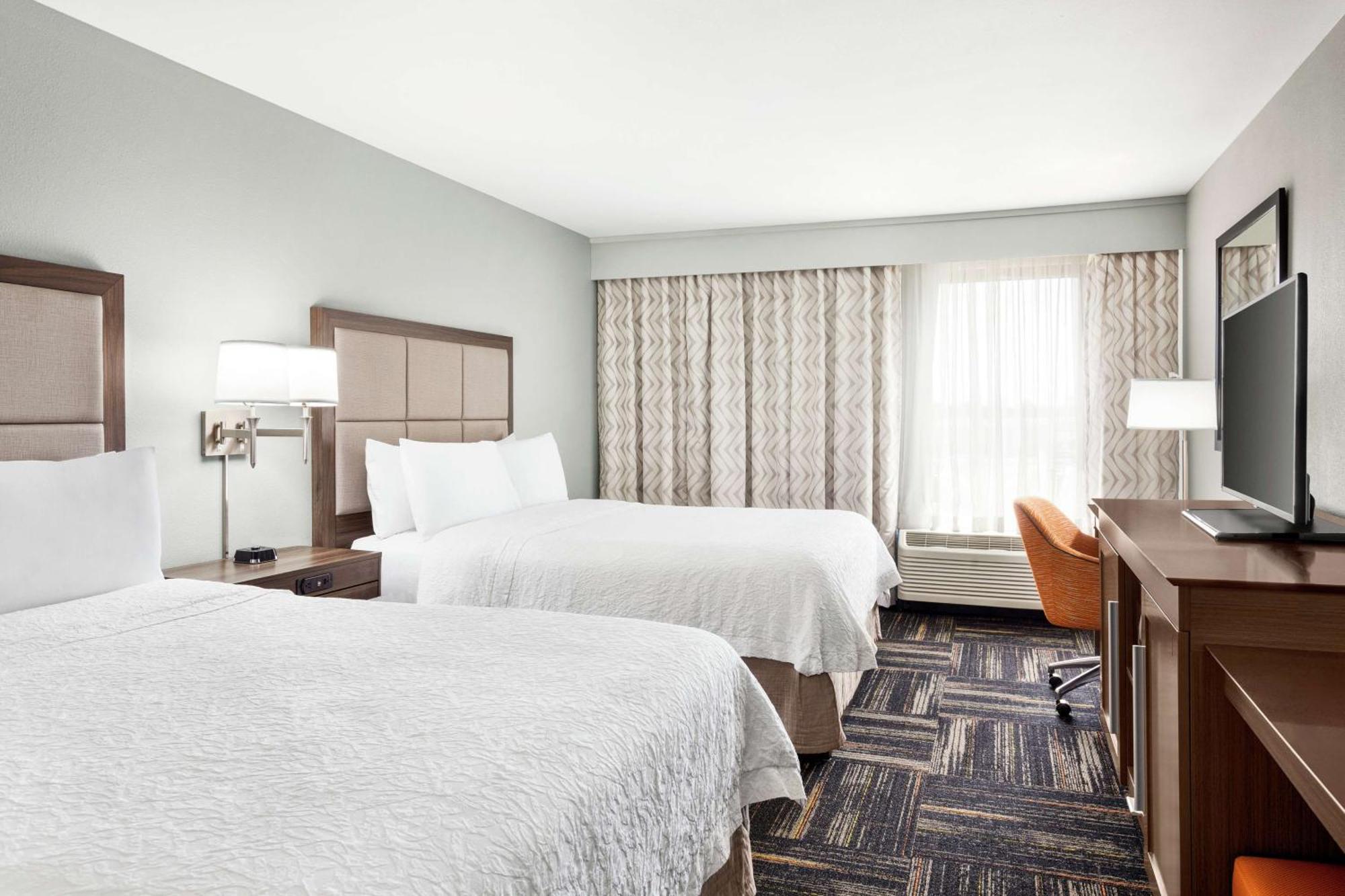 Queen Room Two Queen Beds Mobility Access or Non-Smoking
