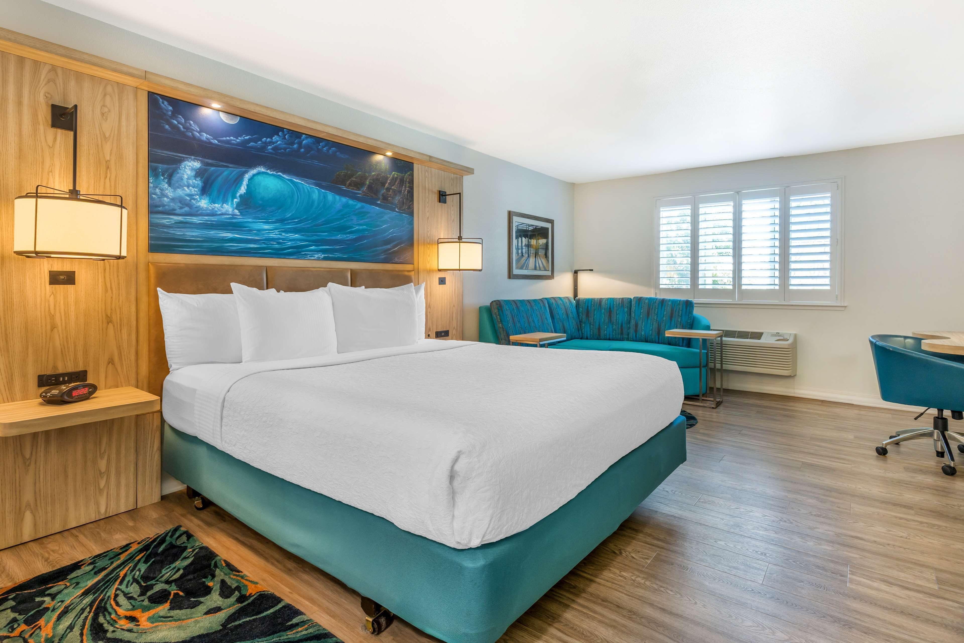 Standard King Bed Room