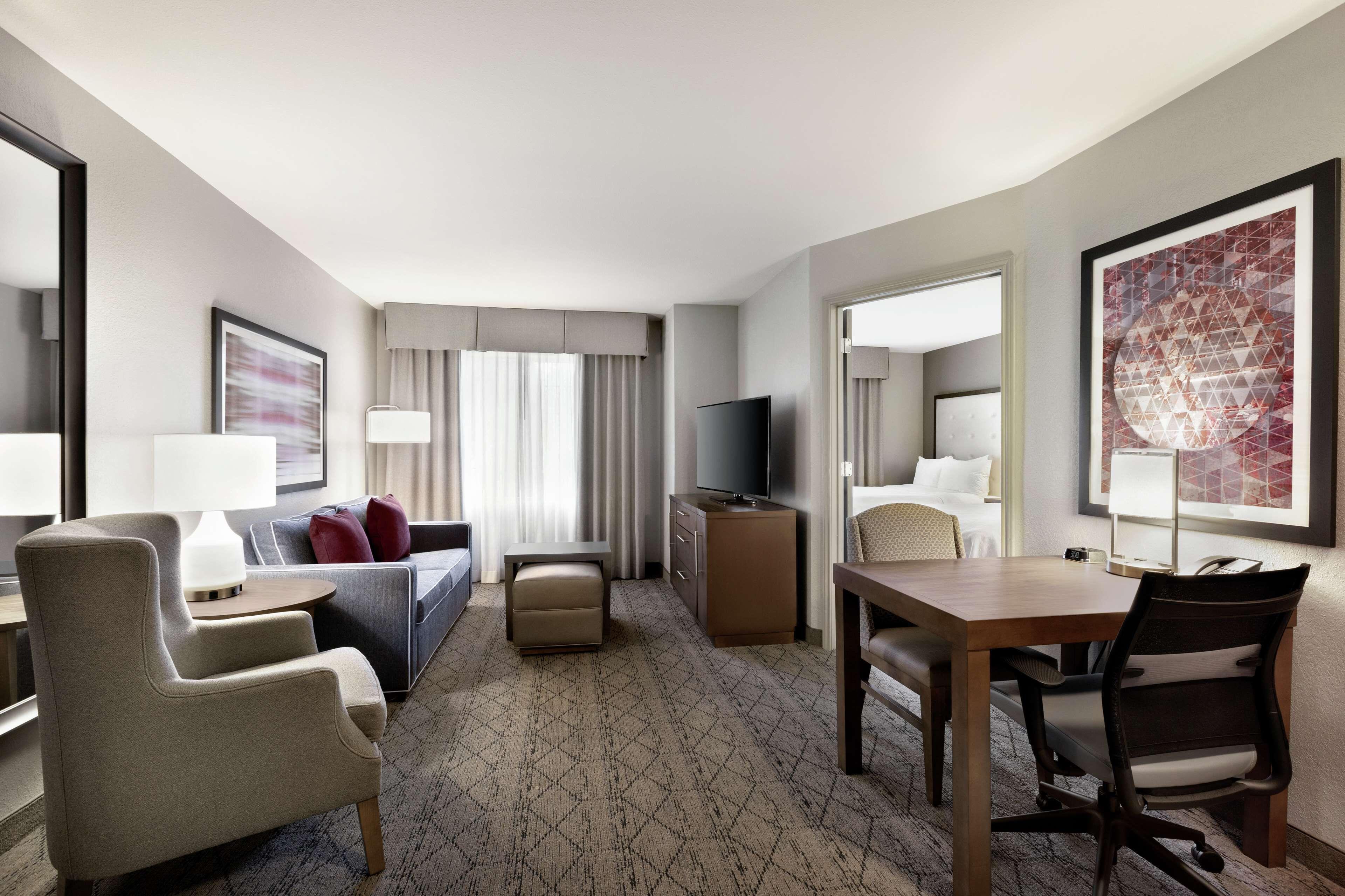 One-Bedroom Suite Two Double Beds Non-Smoking
