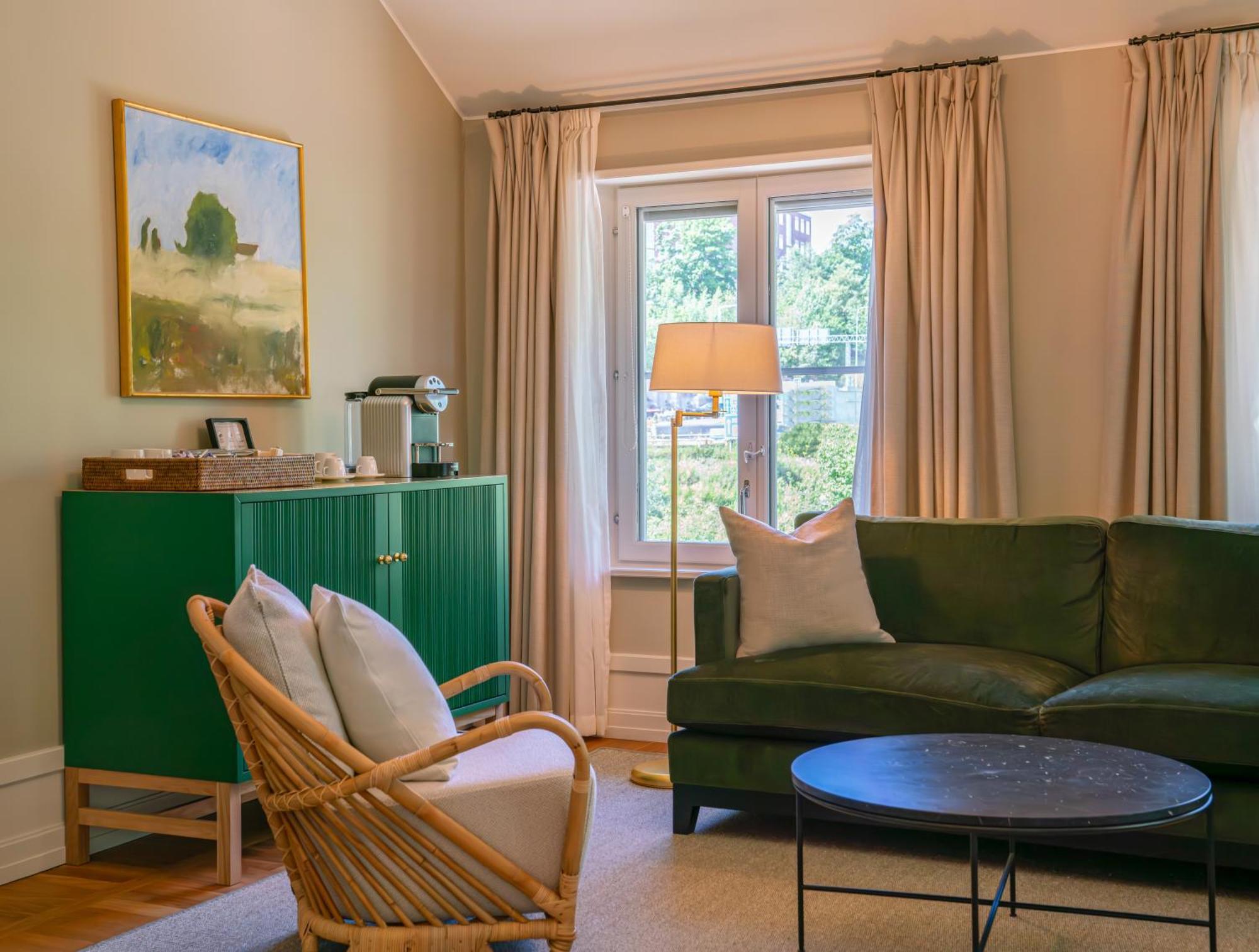 Deluxe King Suite