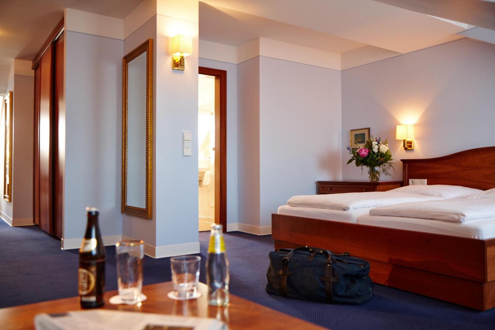 Standard Double Suite