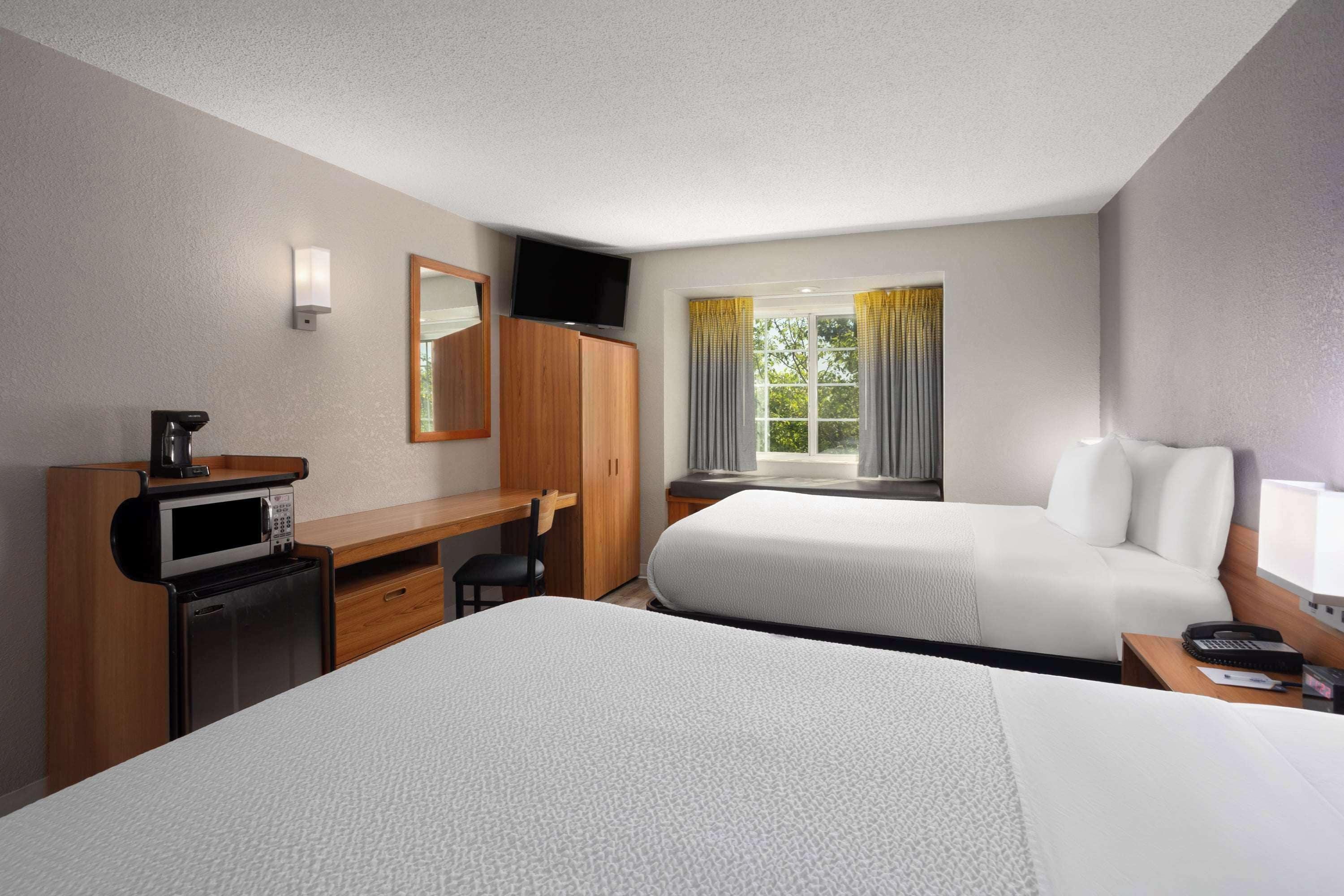 Queen Room Two Queen Beds Mobility Access or Non-Smoking