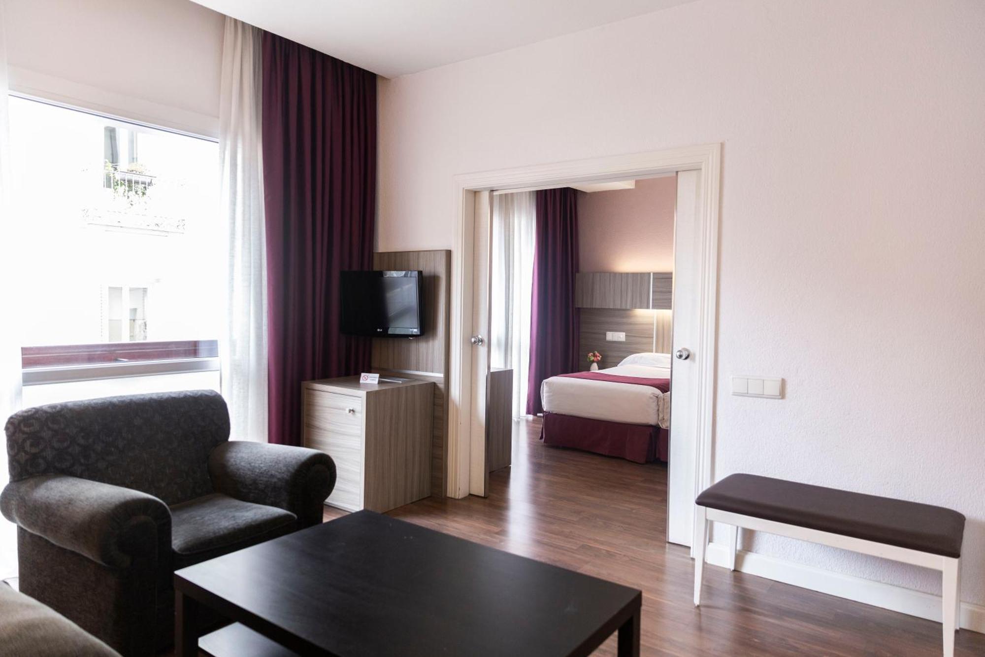 Double Room Lounge