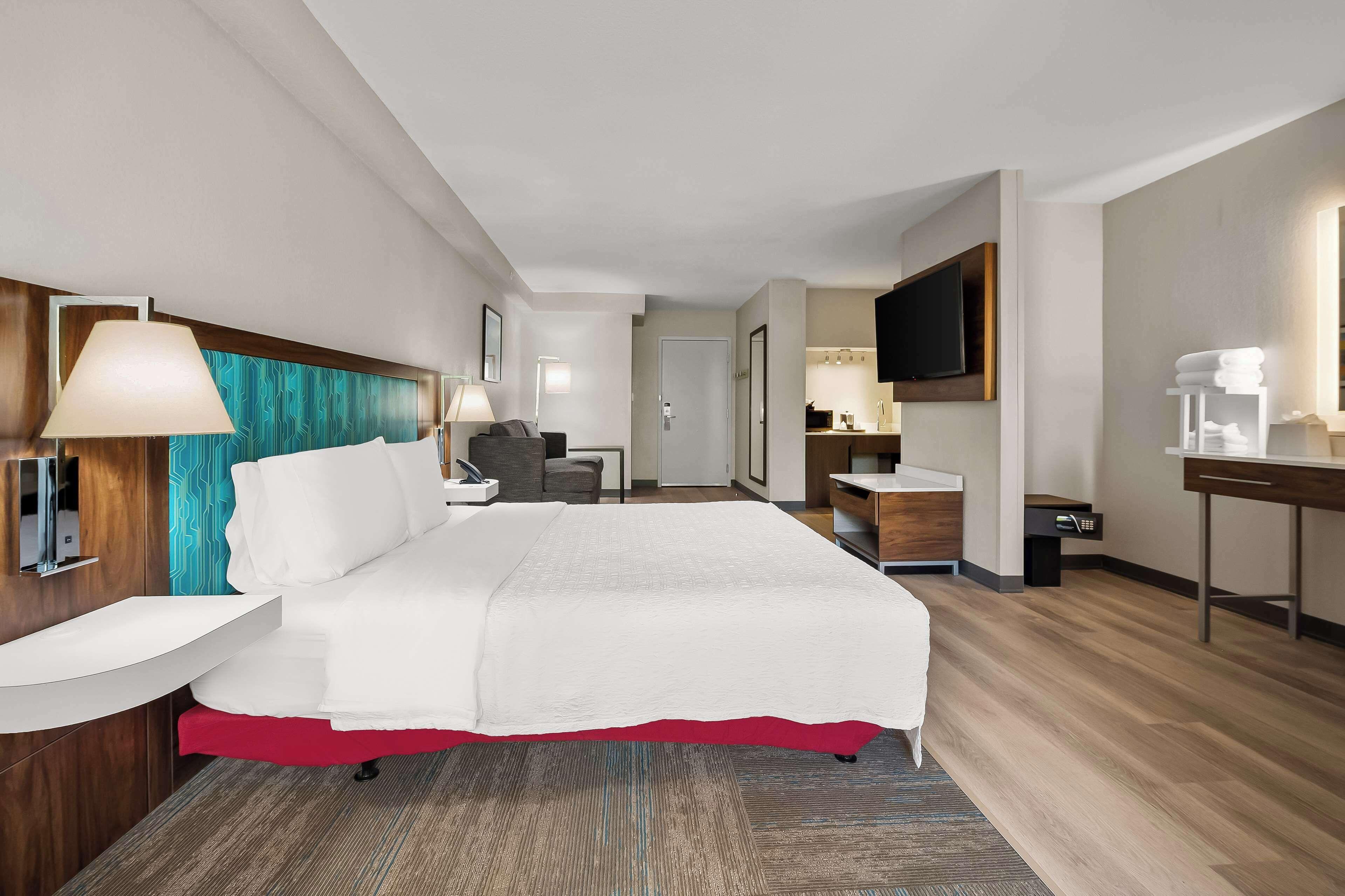 King Room Mobility or Hearing Accessible
