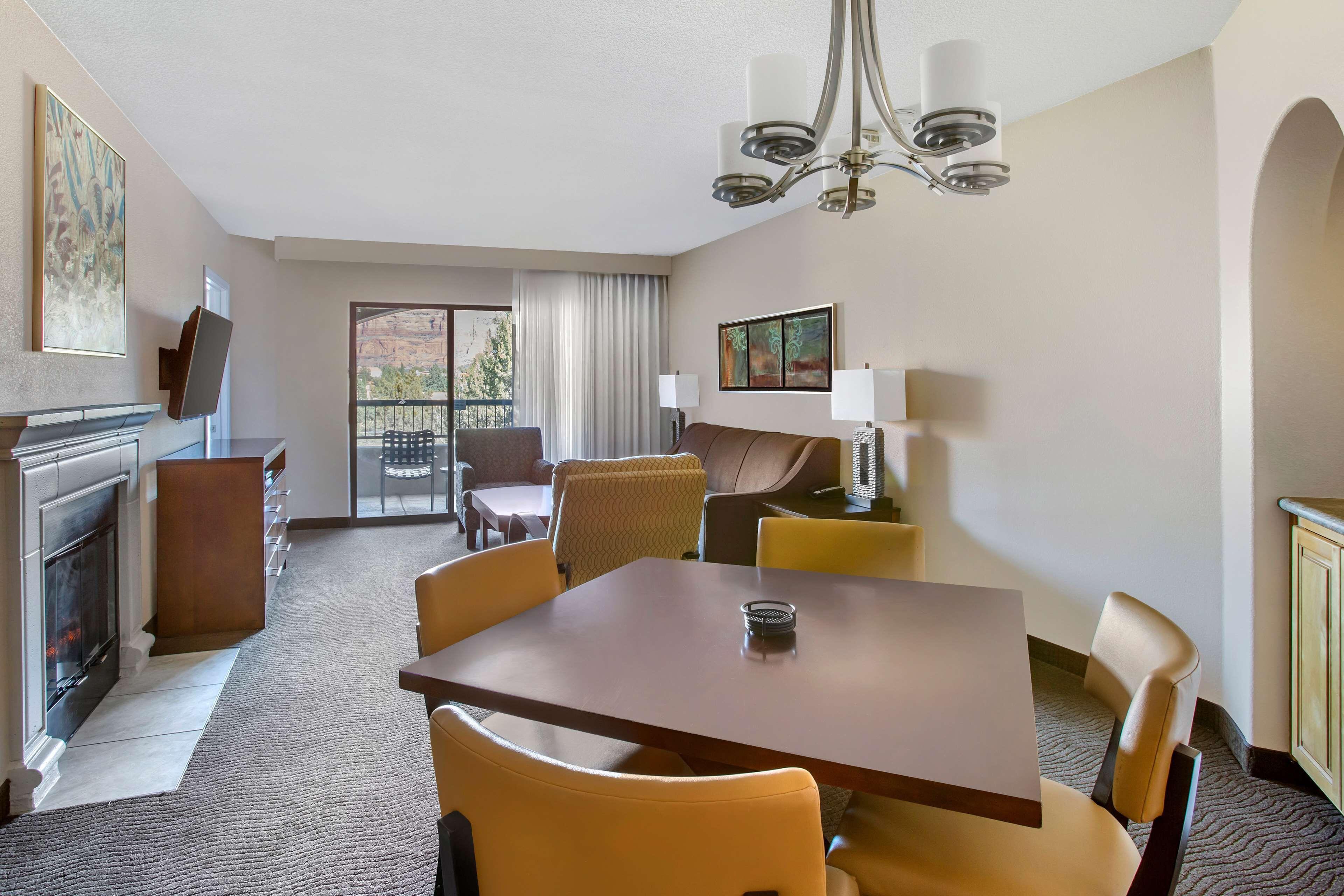One-Bedroom King Suite Hearing Accessible