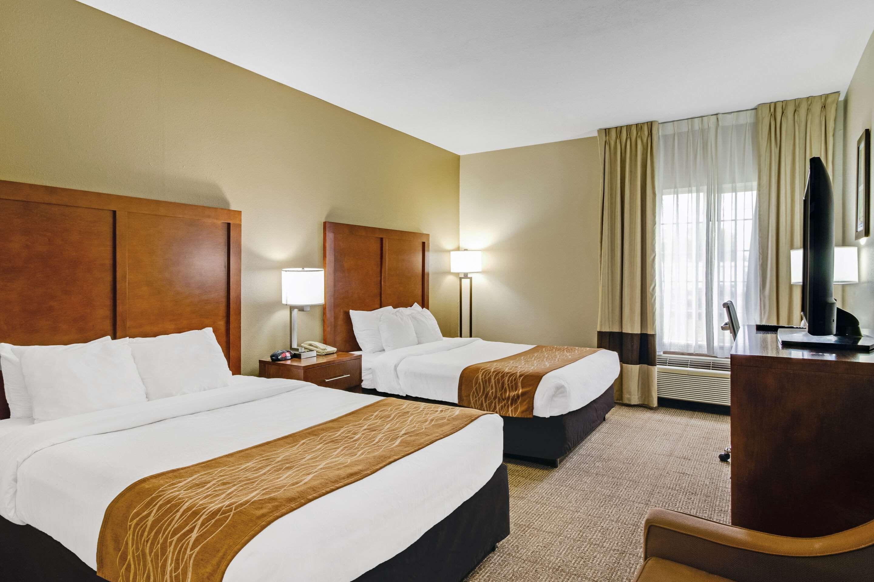 Queen Room Two Queen Beds Non-Smoking