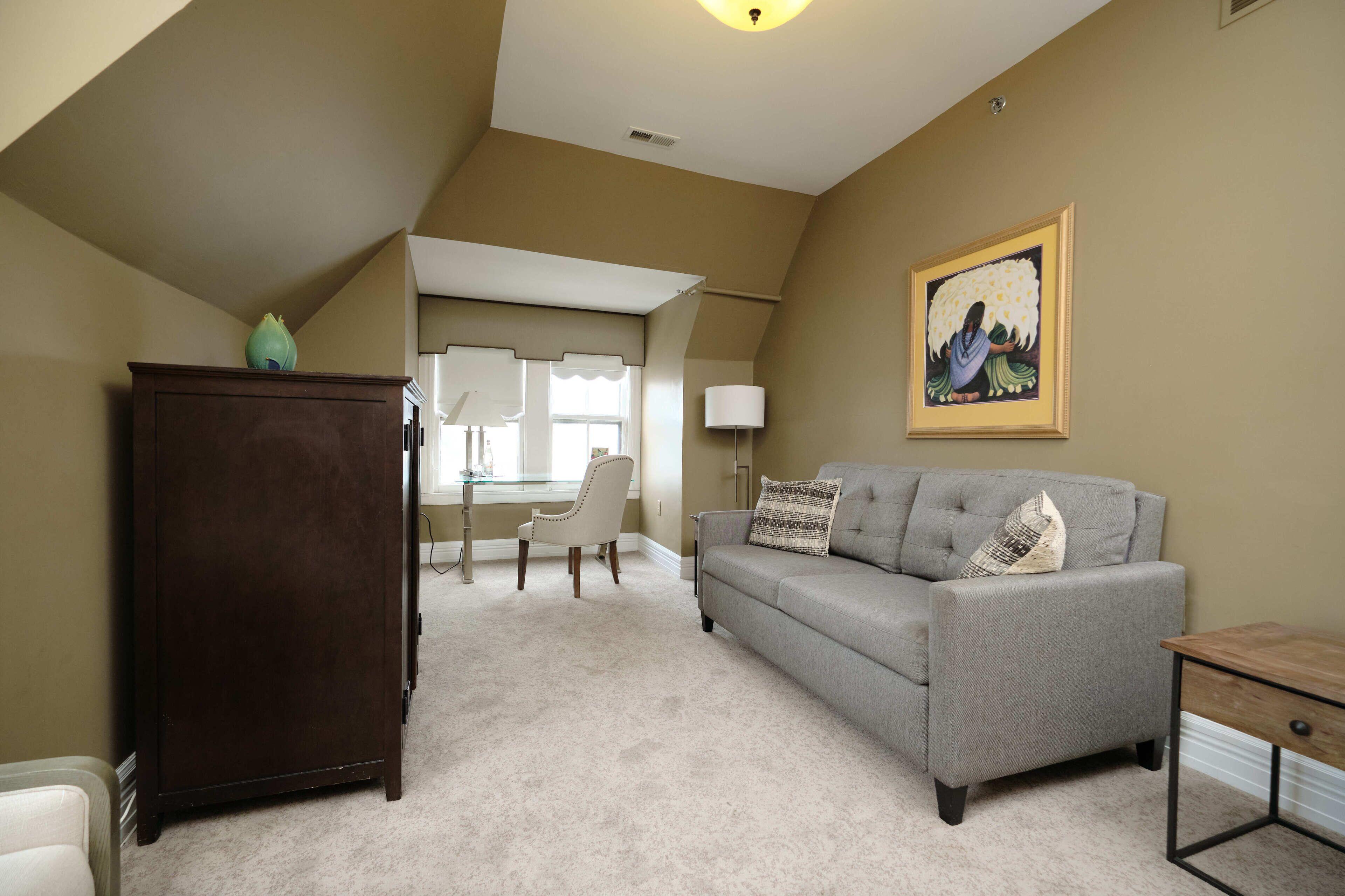 Queen Suite